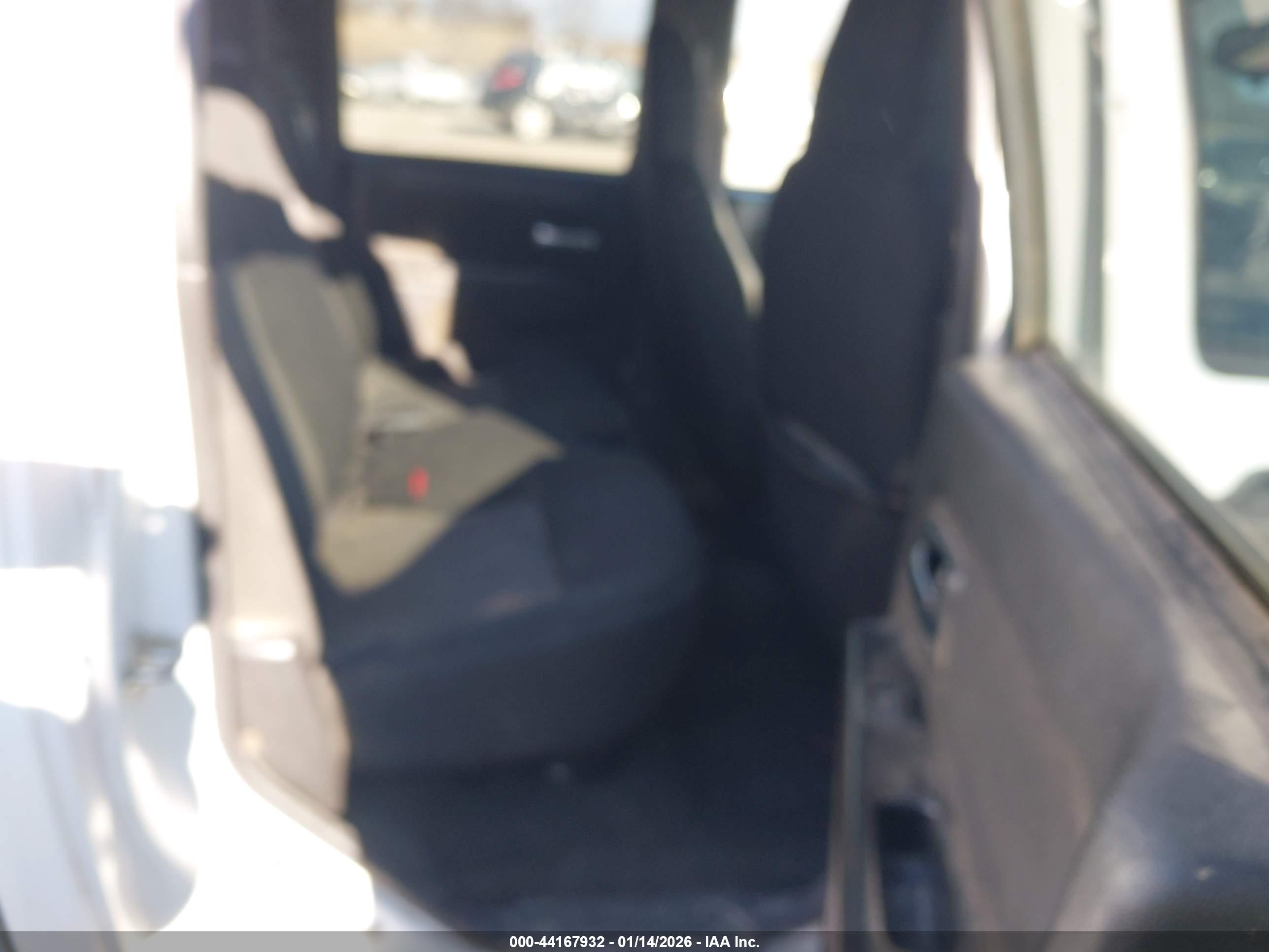 CHEVROLET COLORADO image 8