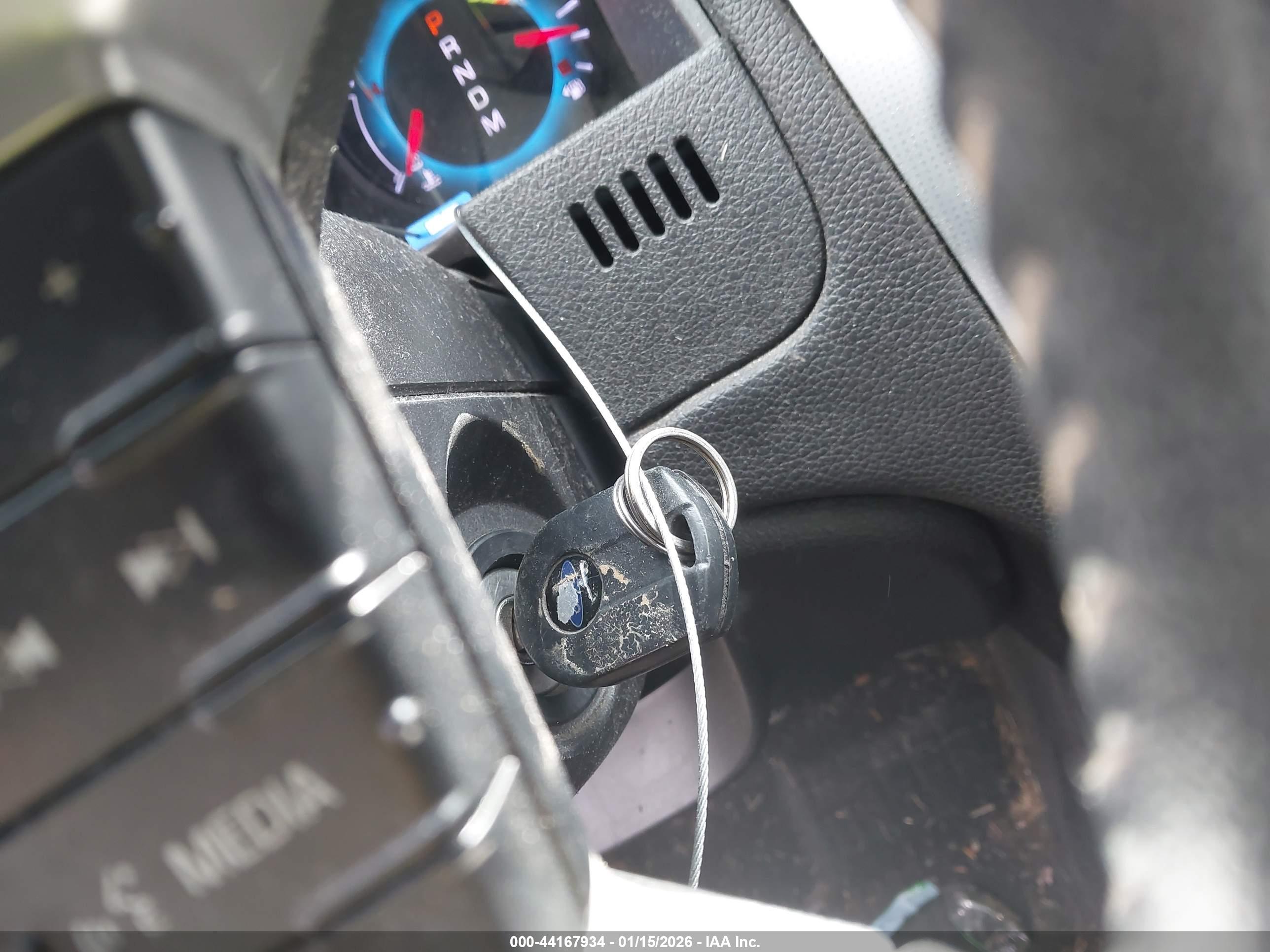 FORD FUSION image 11