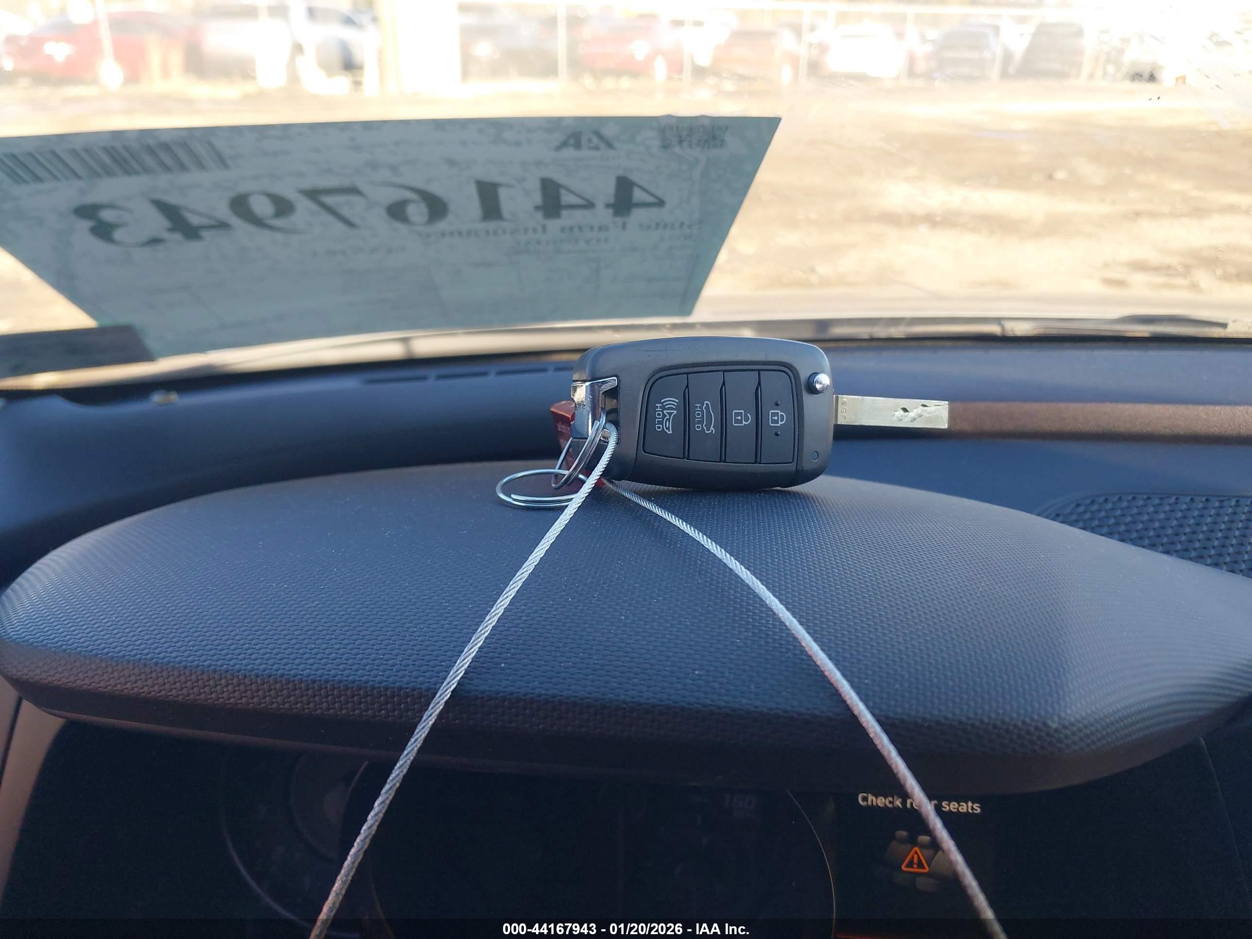 HYUNDAI ELANTRA image 11