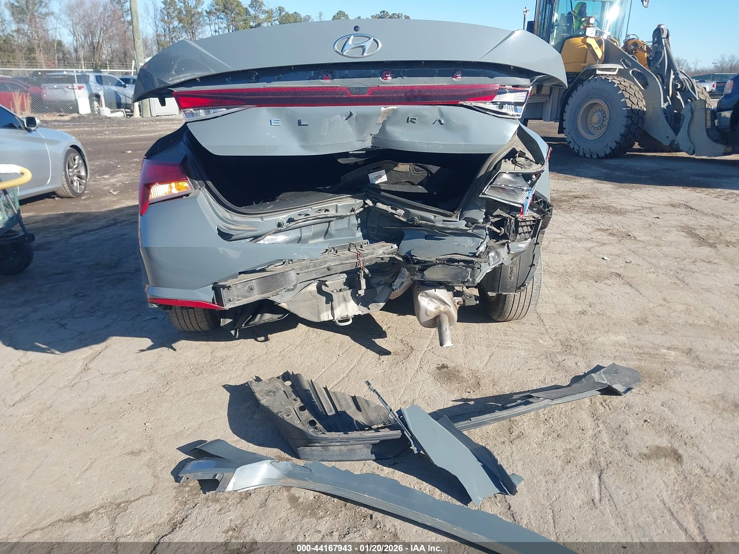 HYUNDAI ELANTRA image 6