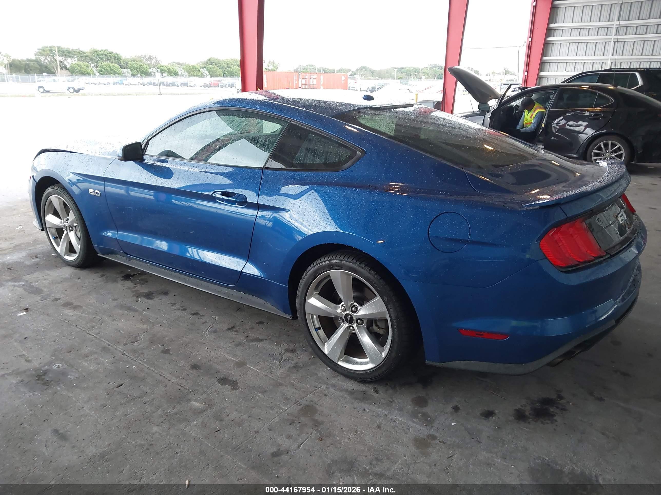 FORD MUSTANG image 3