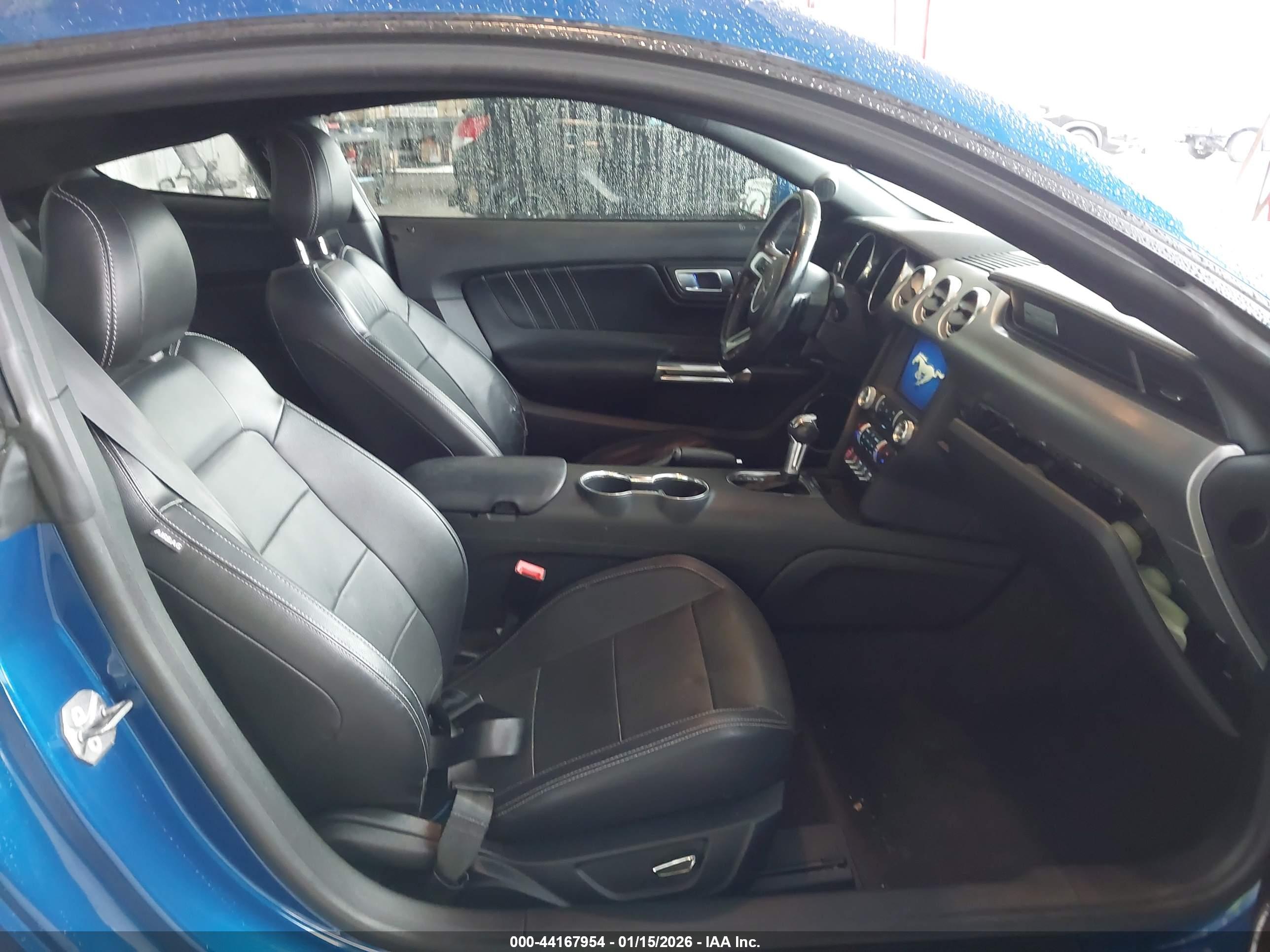FORD MUSTANG image 5