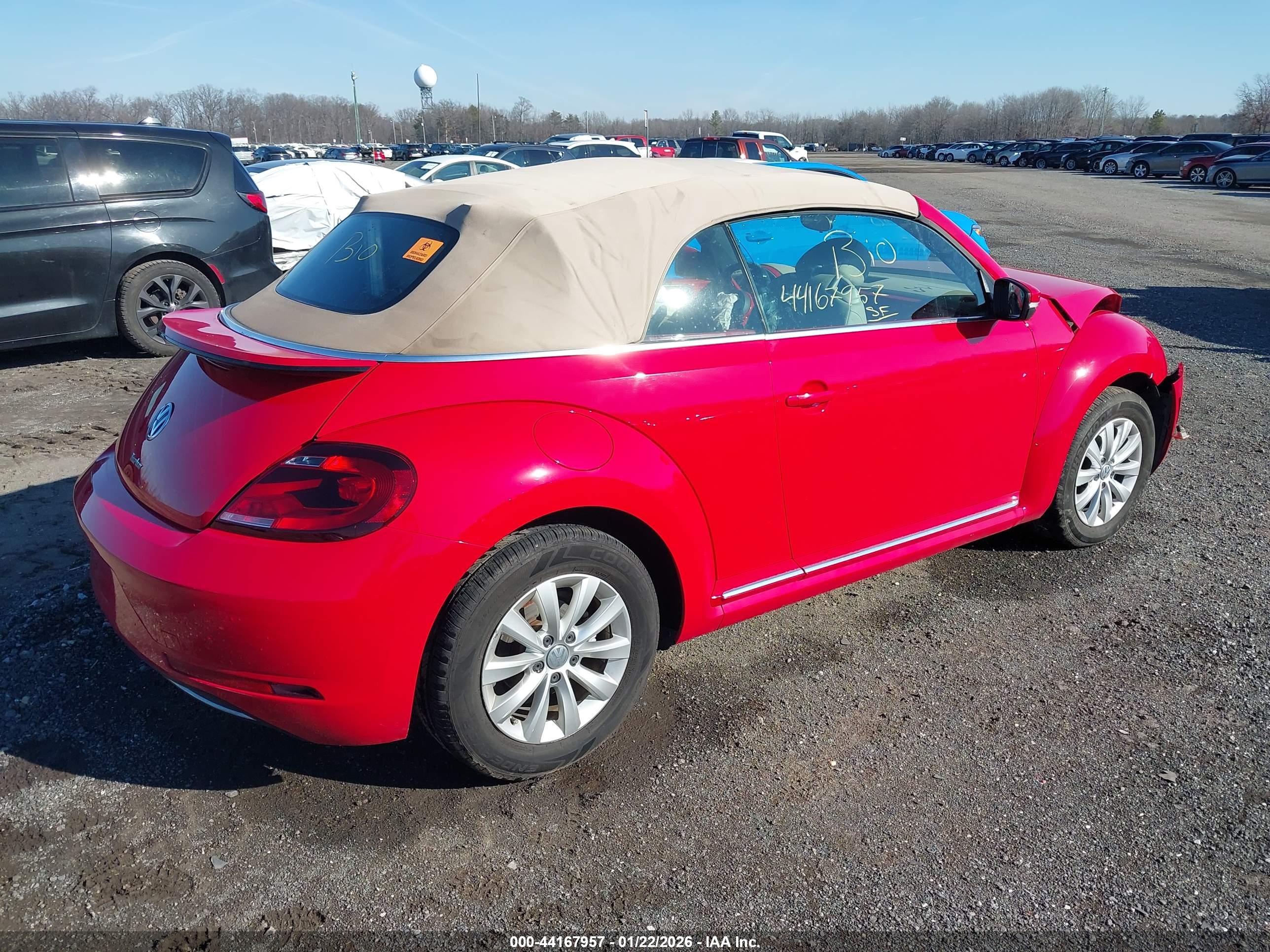 VOLKSWAGEN BEETLE image 4