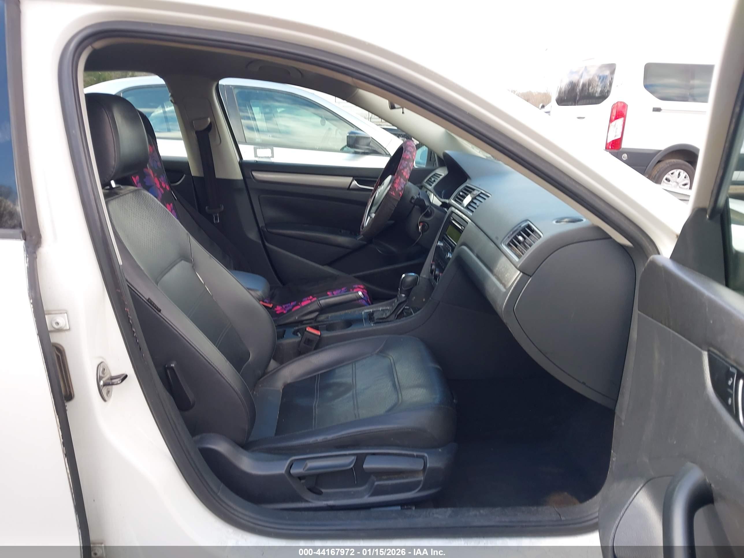 VOLKSWAGEN PASSAT image 5