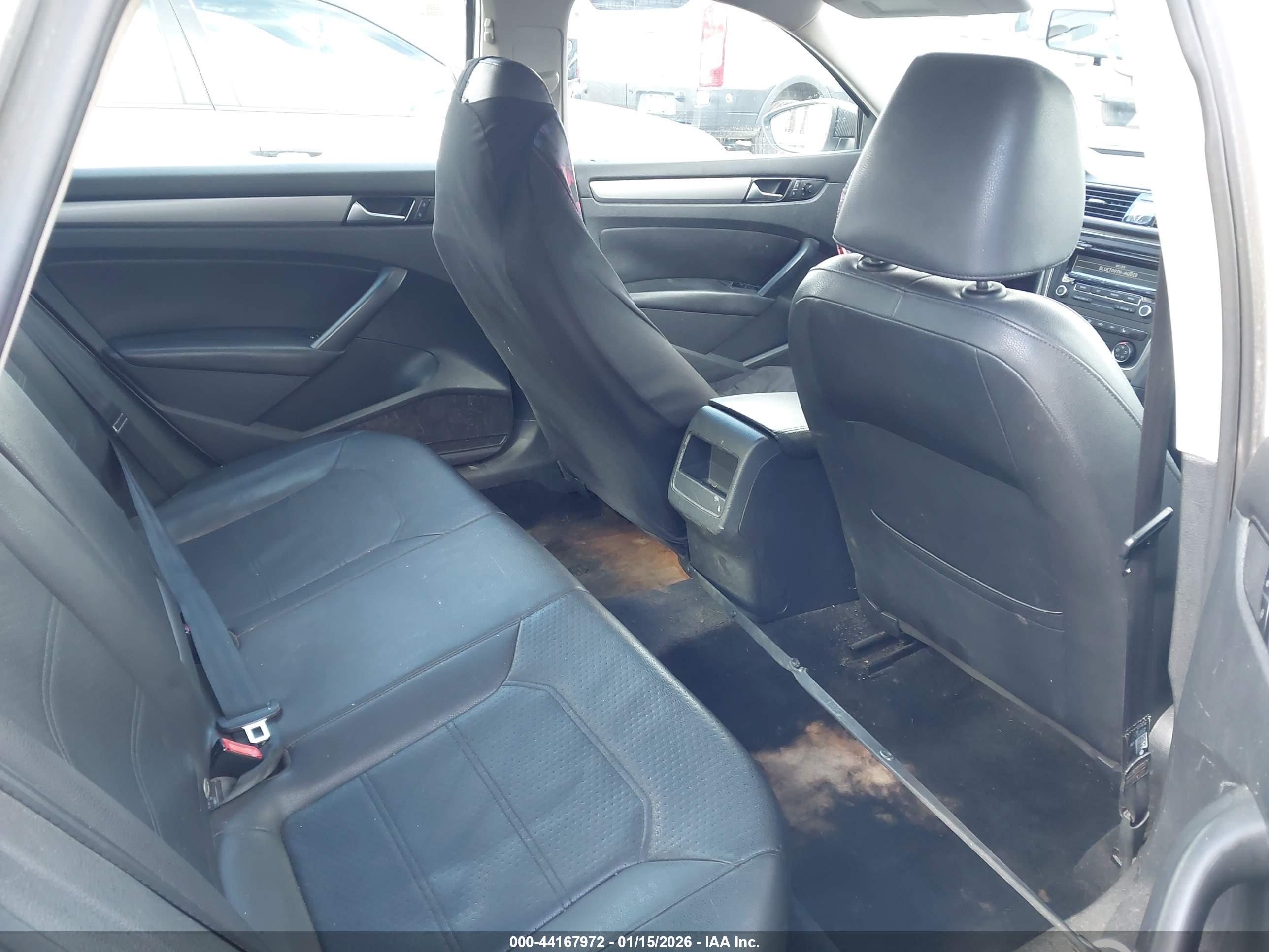 VOLKSWAGEN PASSAT image 8