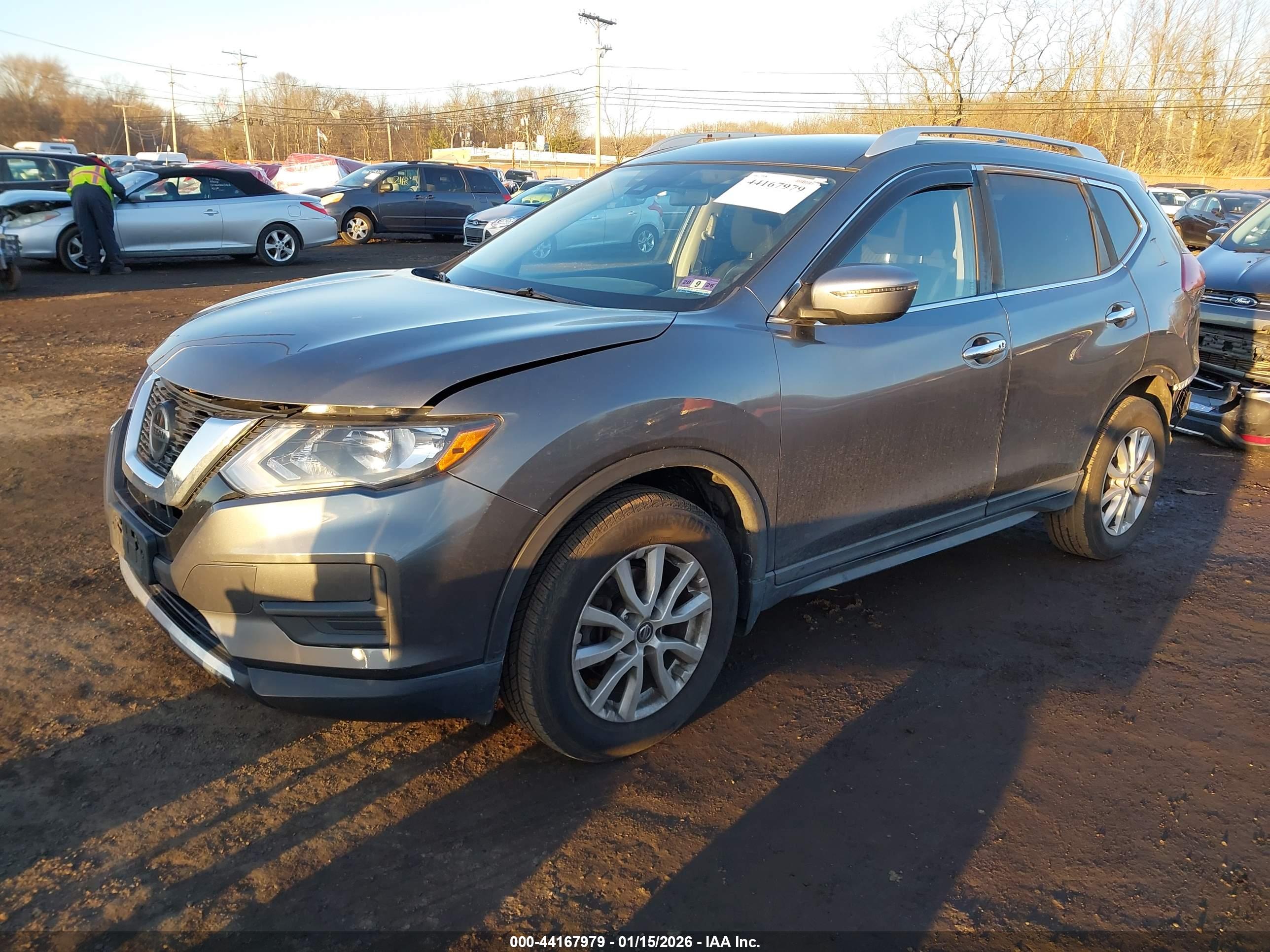 NISSAN ROGUE image 2
