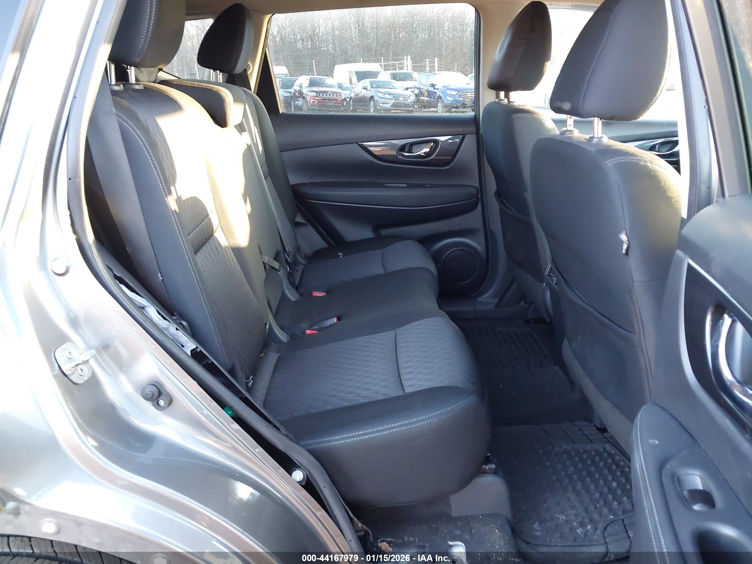 NISSAN ROGUE image 8