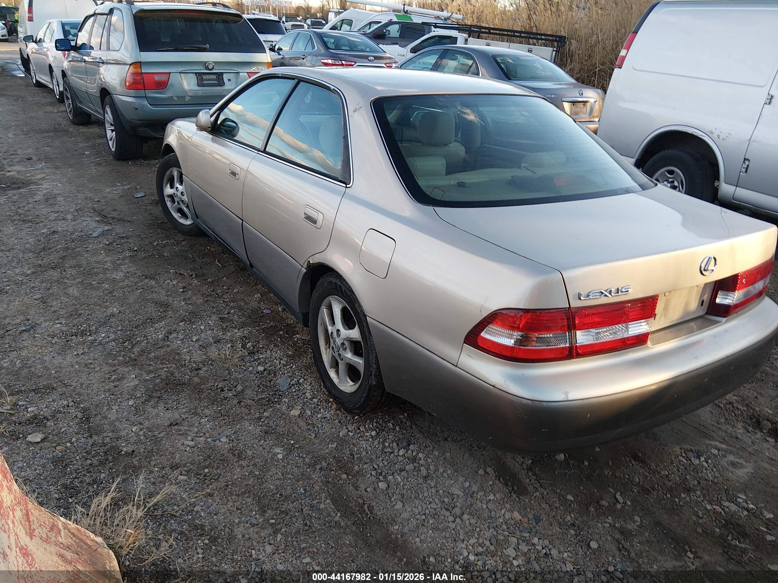 LEXUS ES image 3
