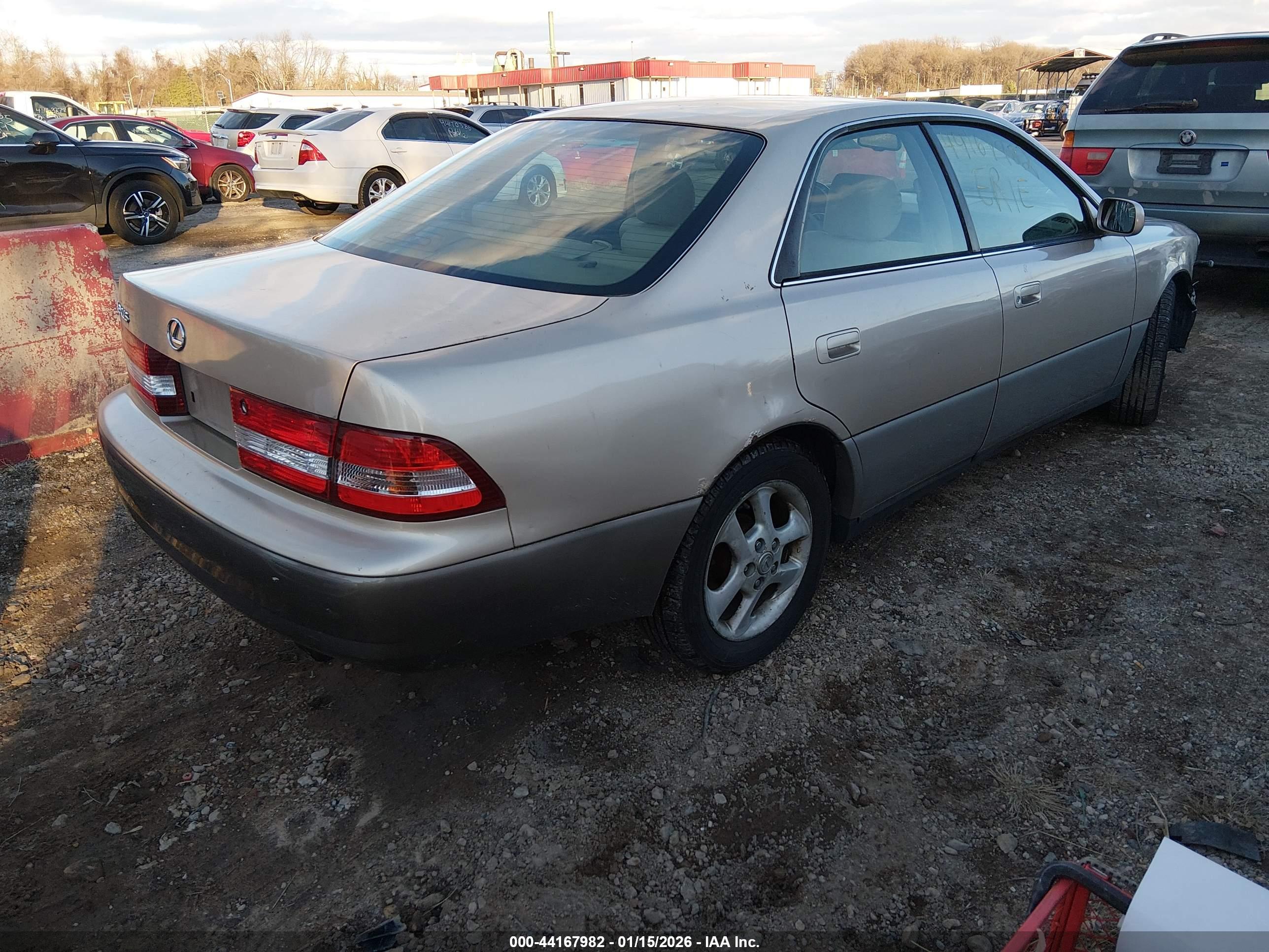 LEXUS ES image 4
