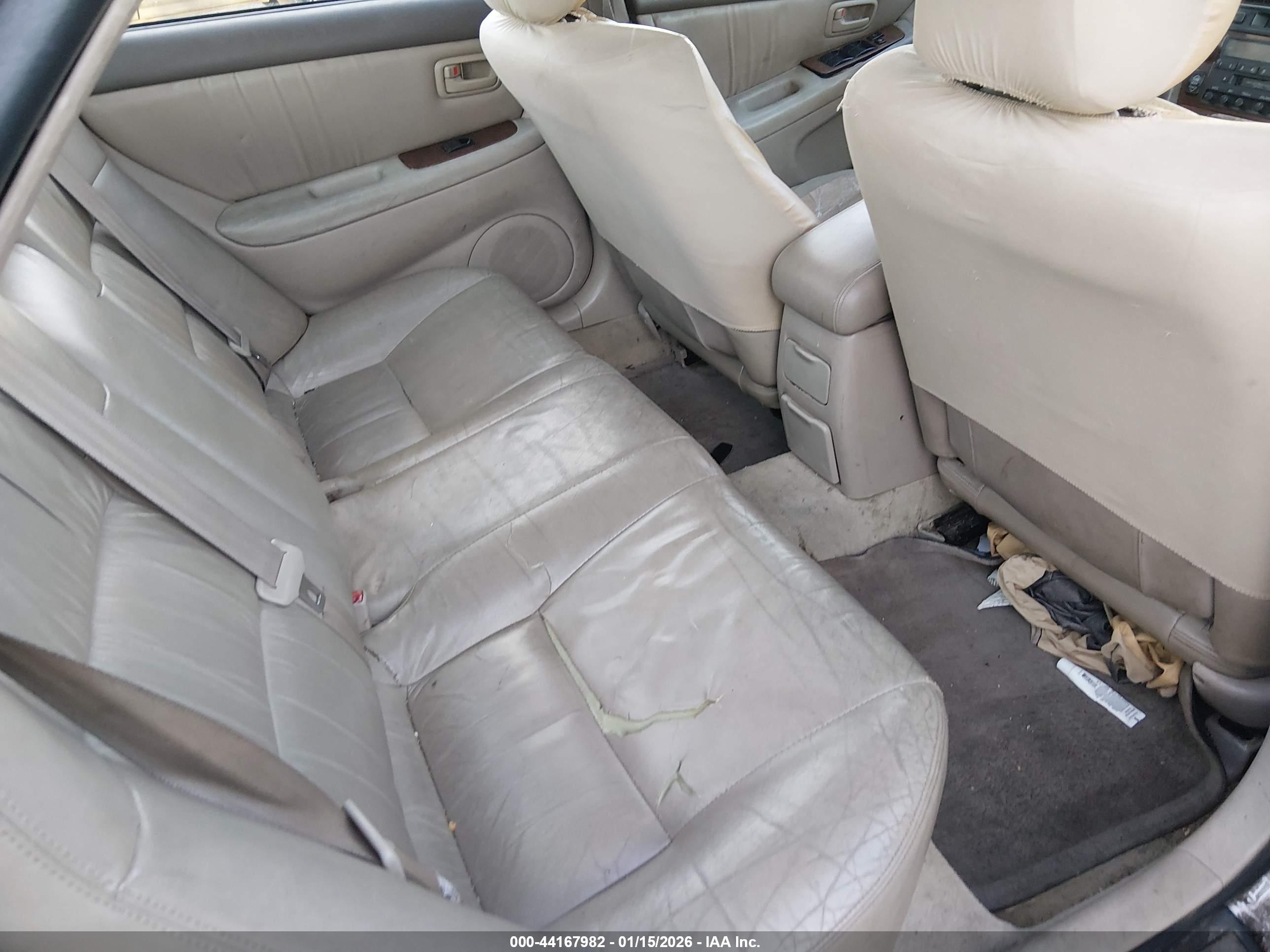 LEXUS ES image 8