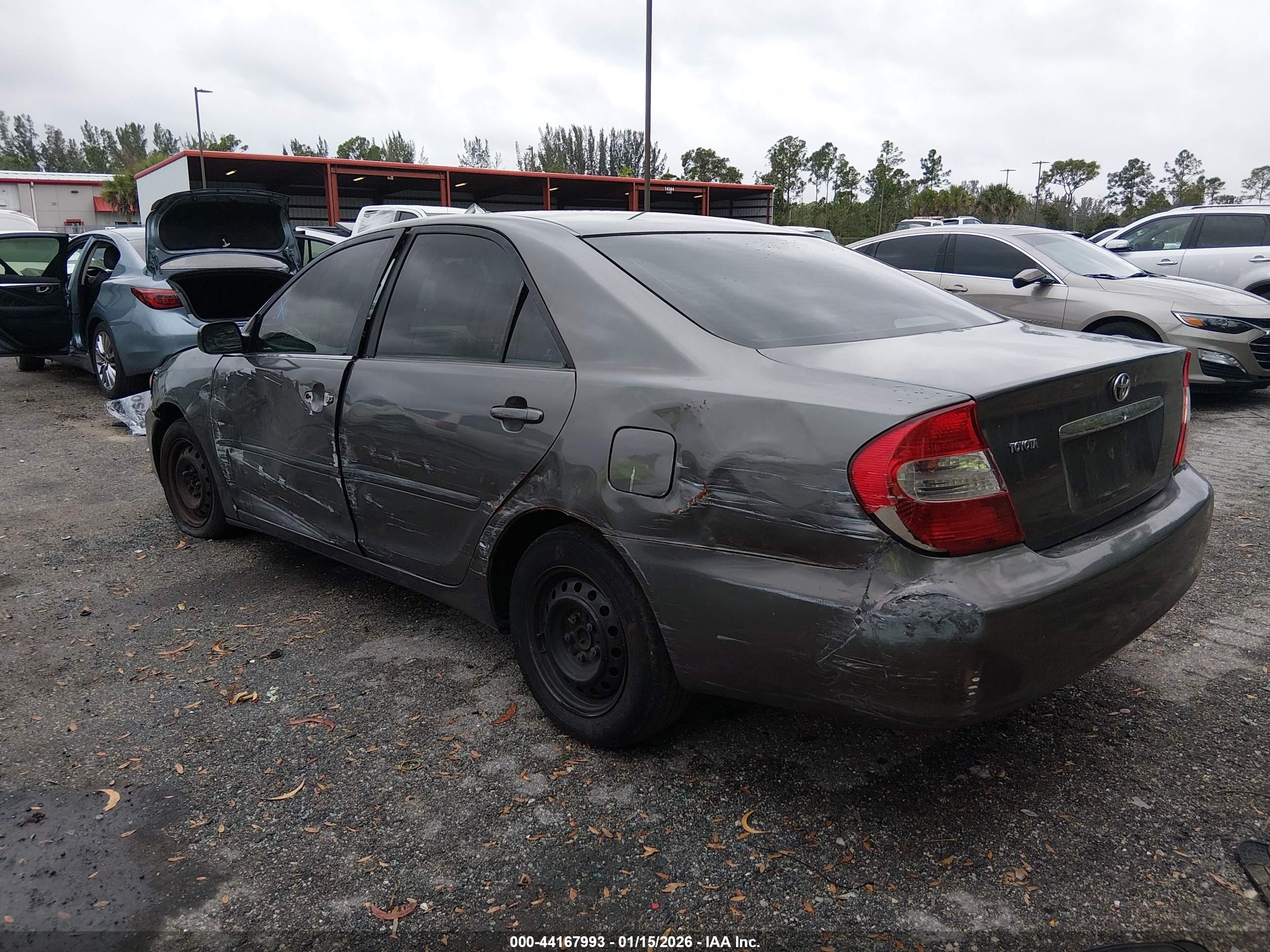 TOYOTA CAMRY image 3