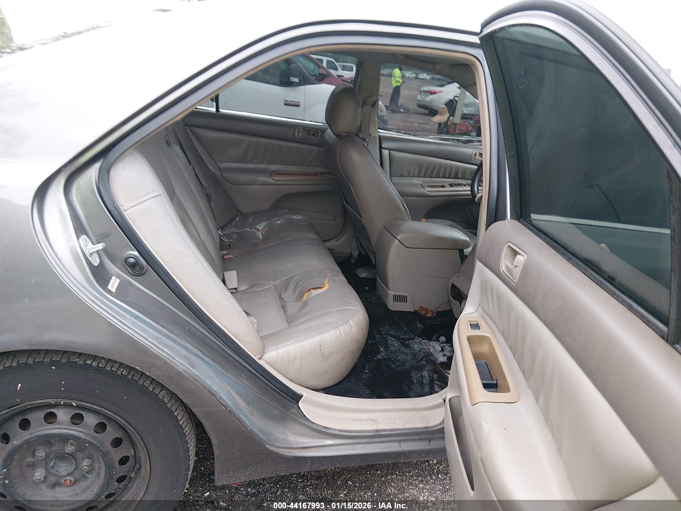 TOYOTA CAMRY image 8