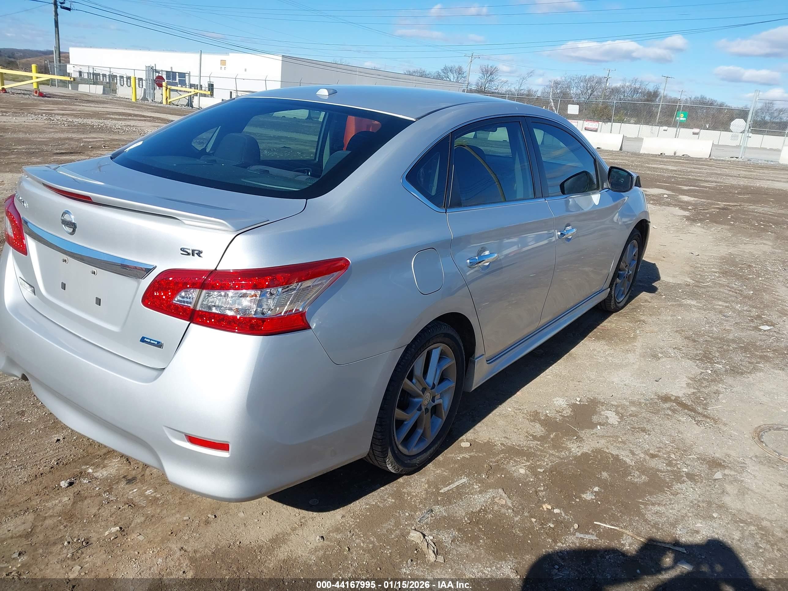 NISSAN SENTRA image 4