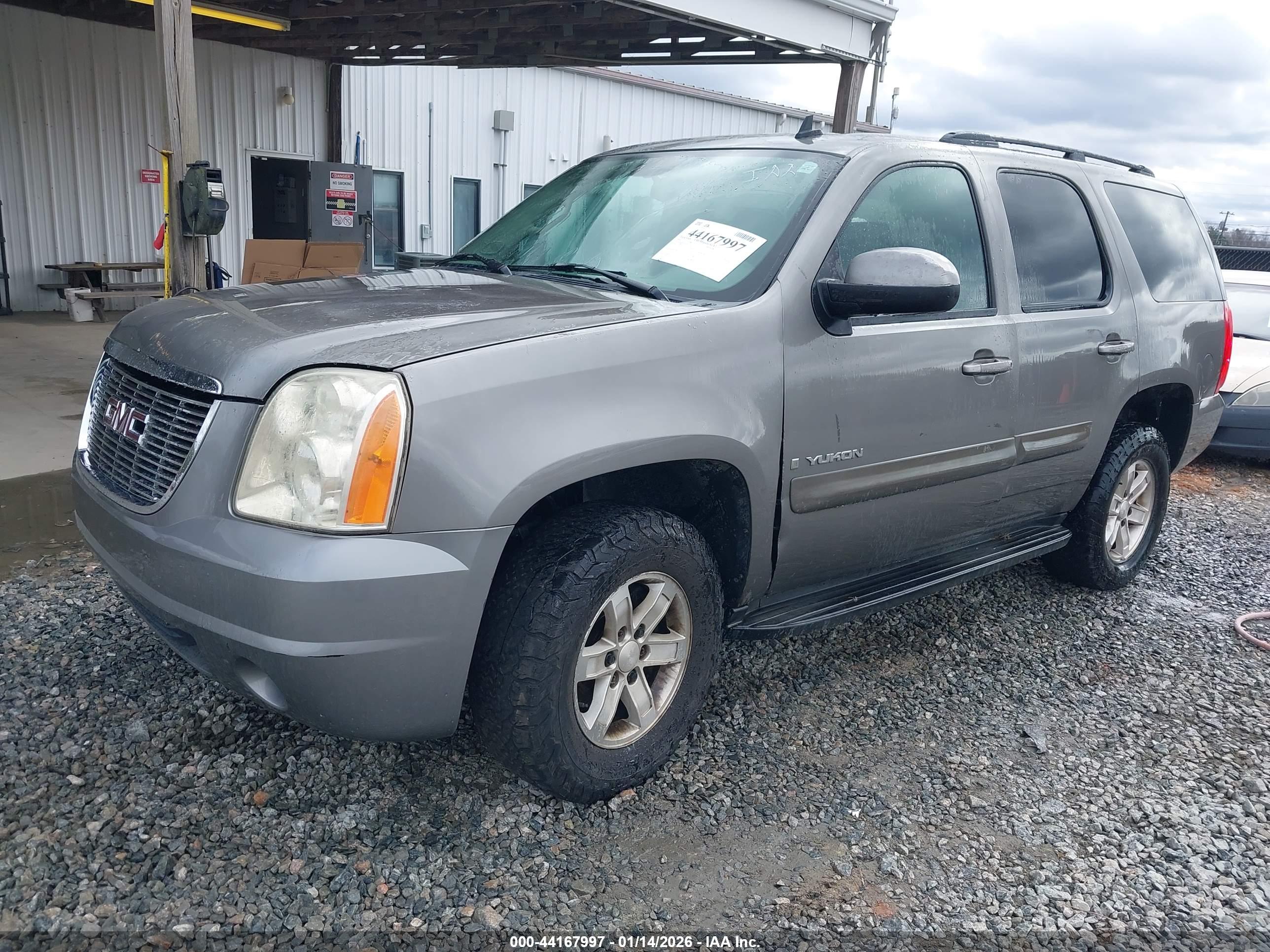 GMC YUKON image 2