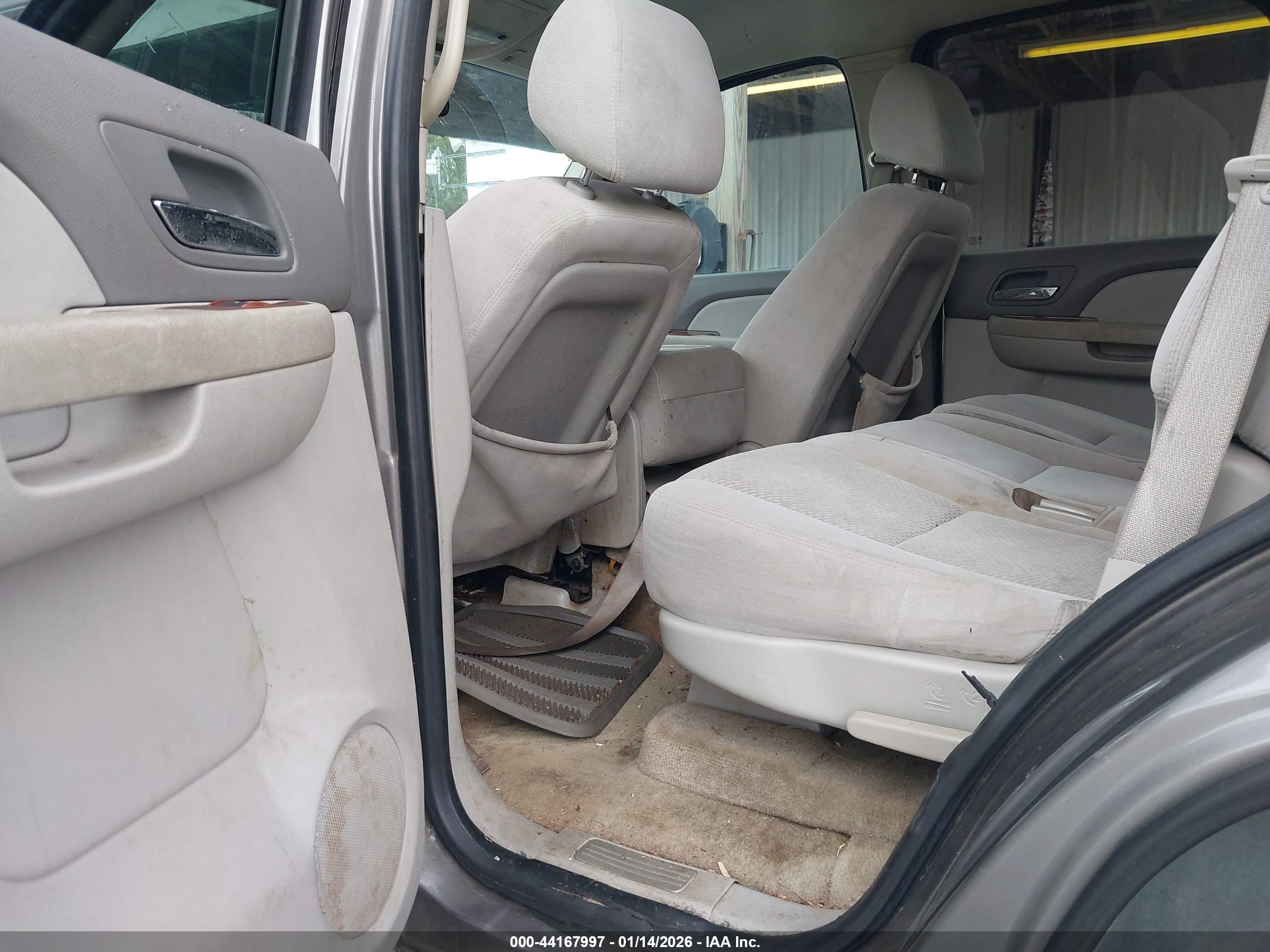 GMC YUKON image 8