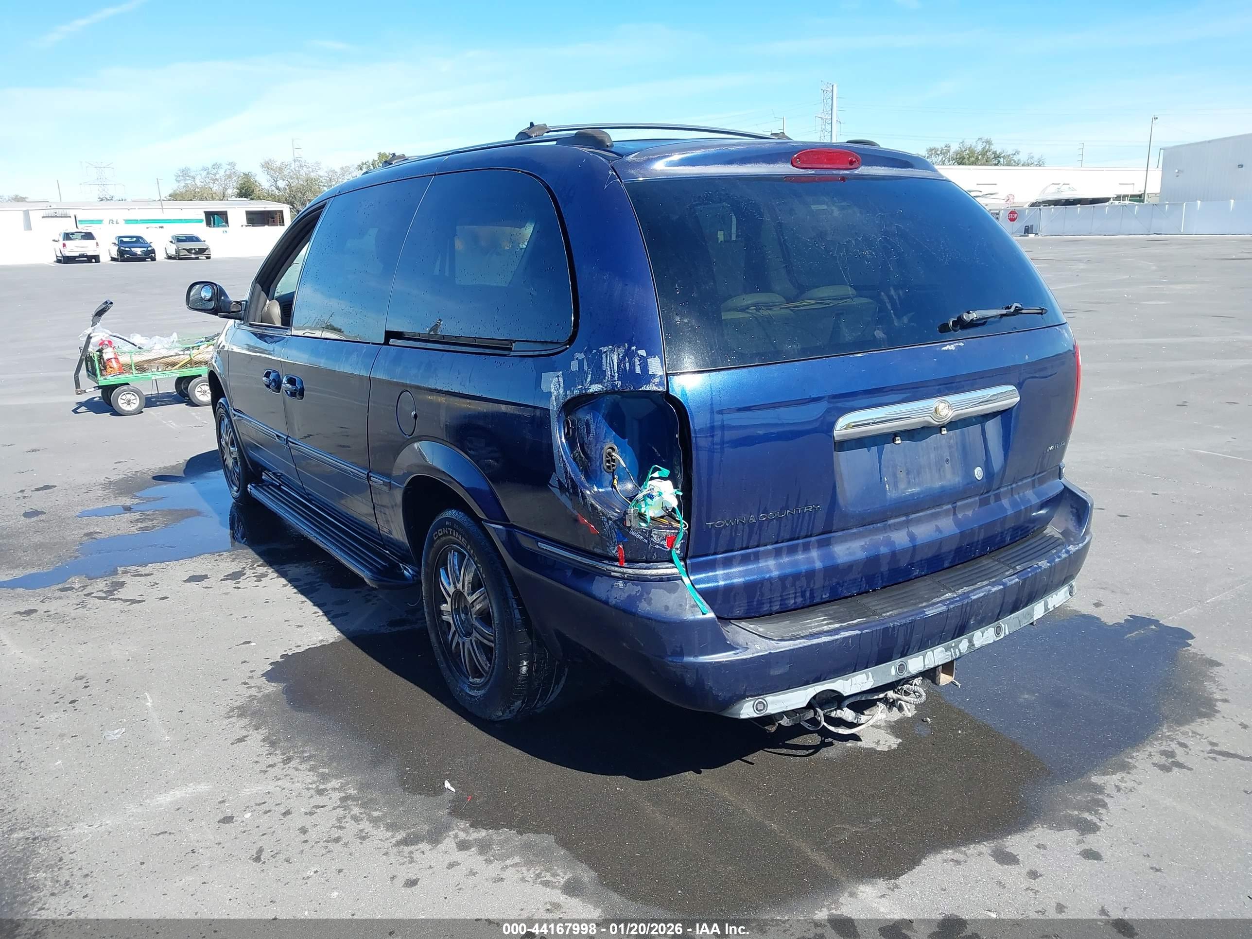 CHRYSLER TOWN image 3