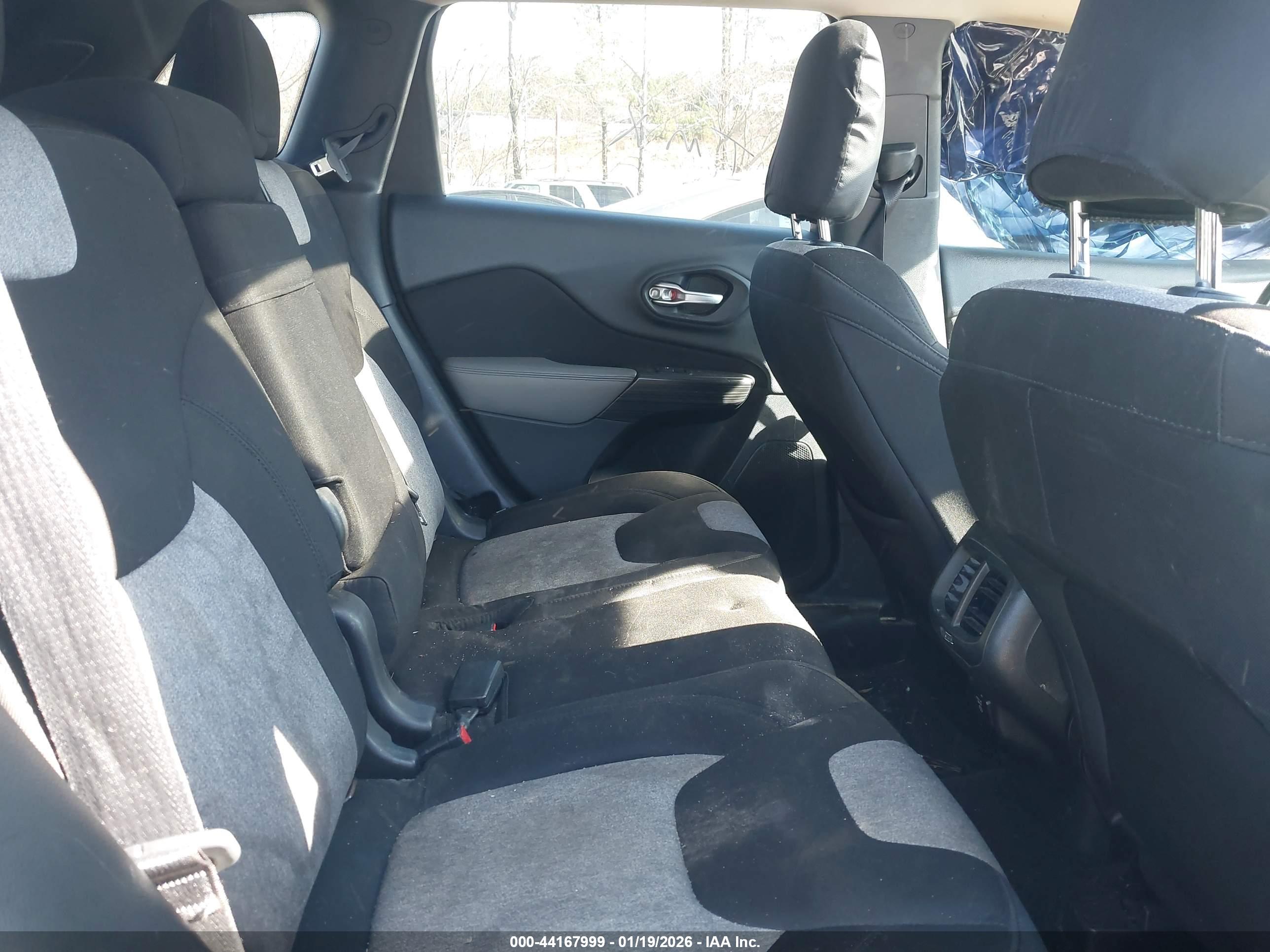 JEEP CHEROKEE image 8