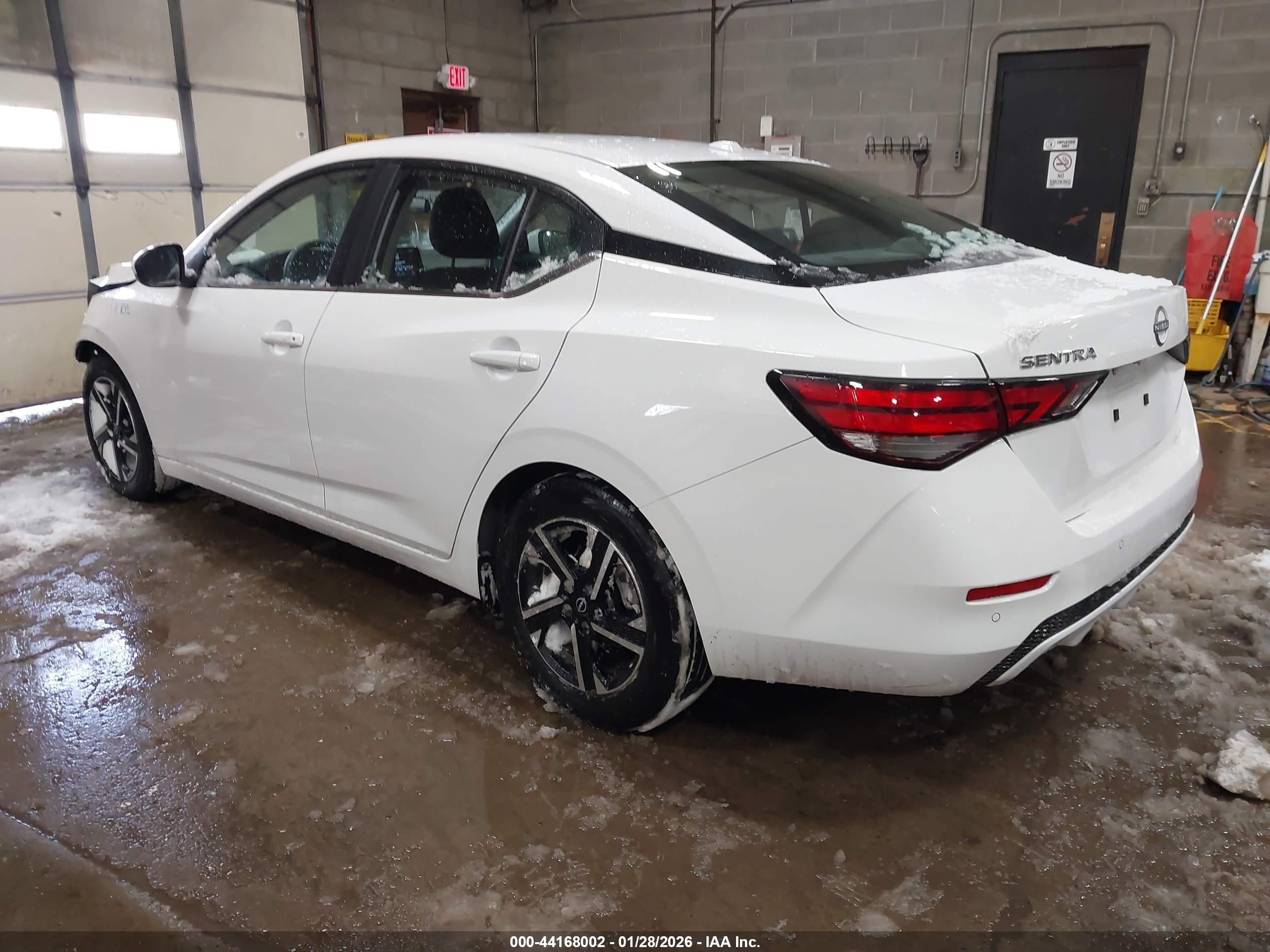 NISSAN SENTRA image 3
