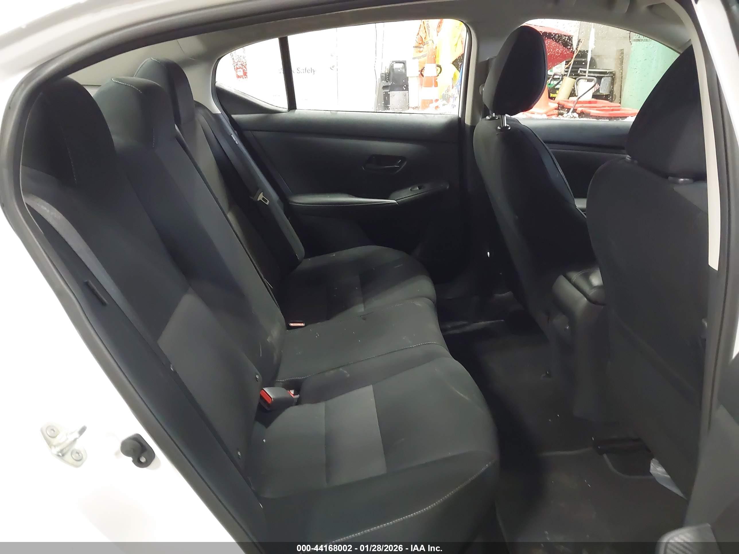 NISSAN SENTRA image 8