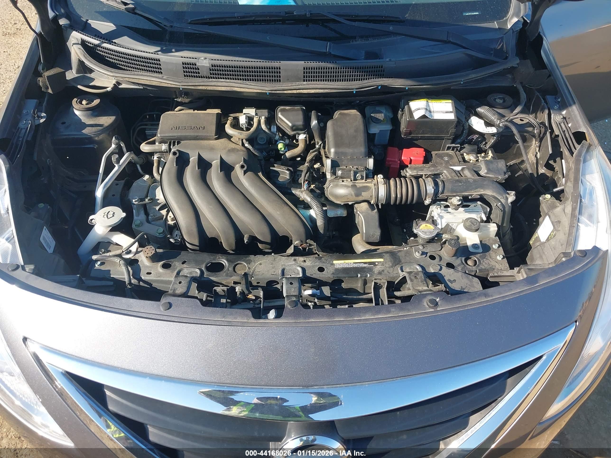 NISSAN VERSA image 10