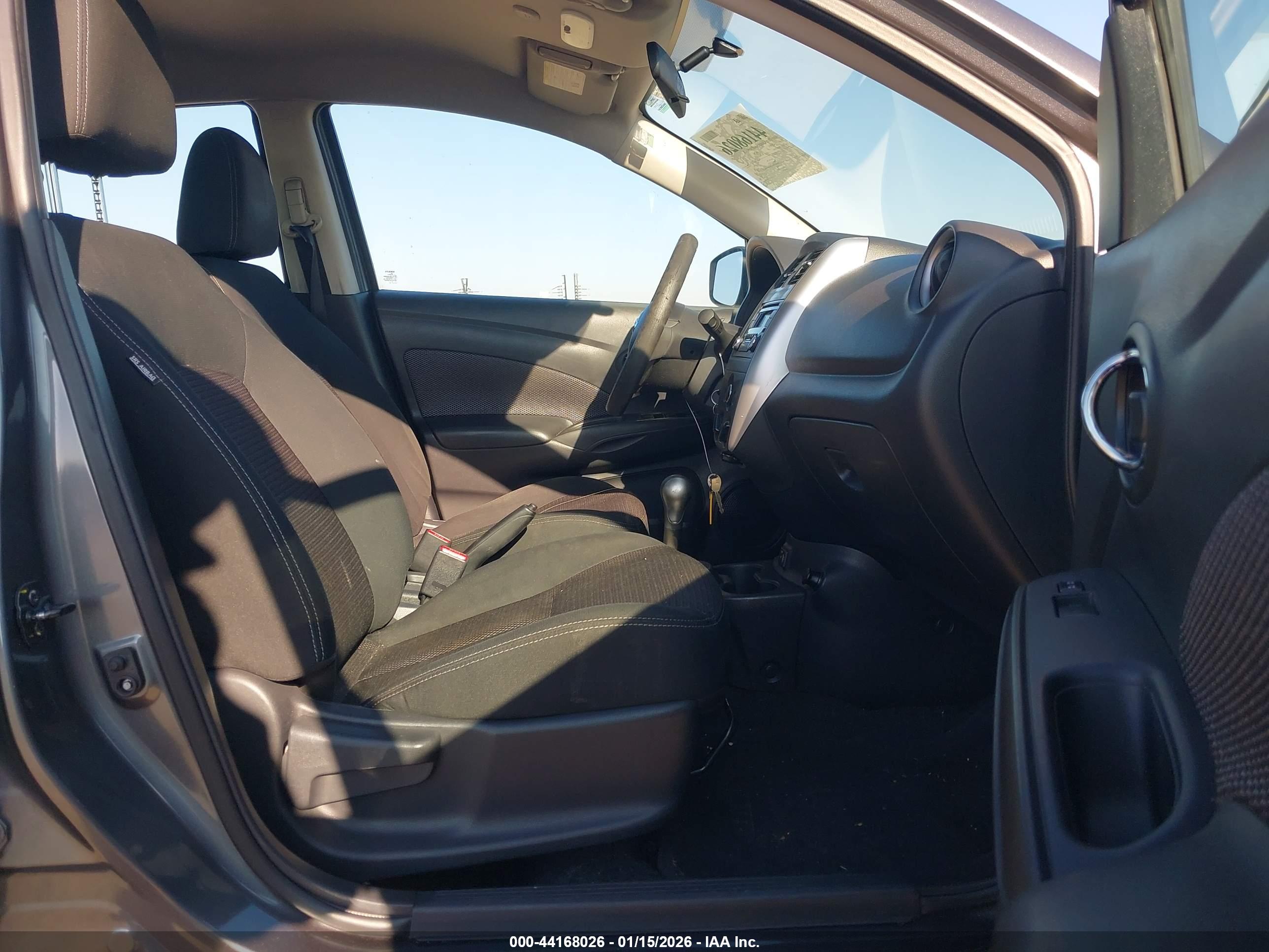 NISSAN VERSA image 5