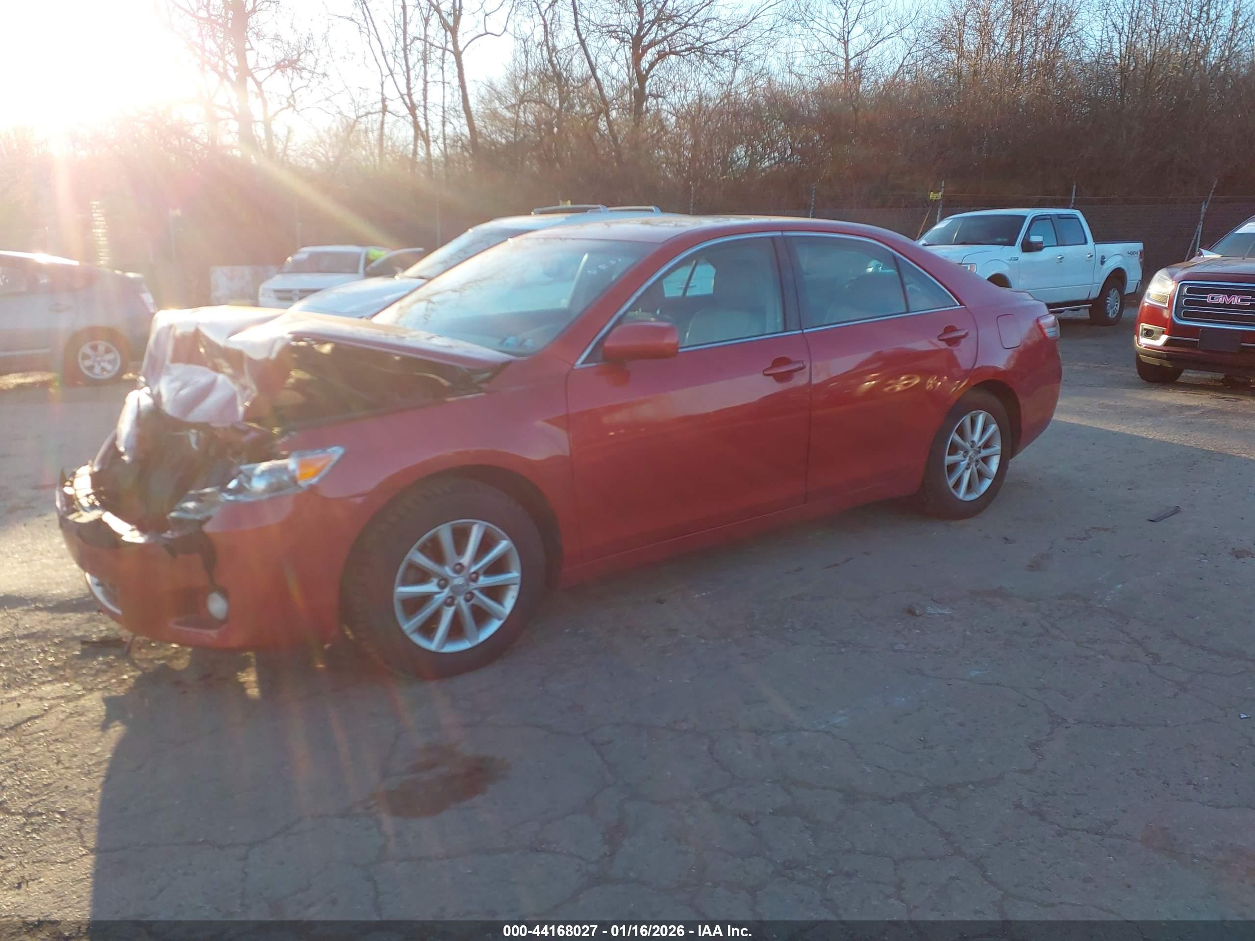 TOYOTA CAMRY image 2