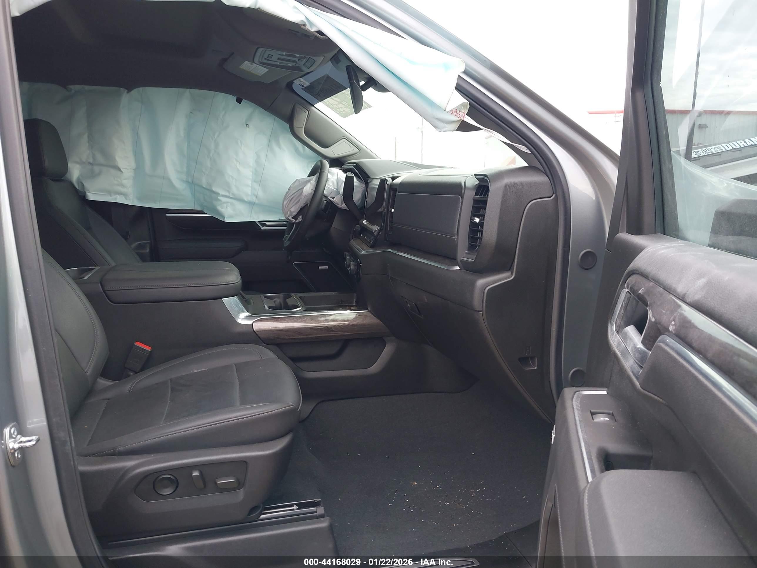 CHEVROLET SILVERADO image 5