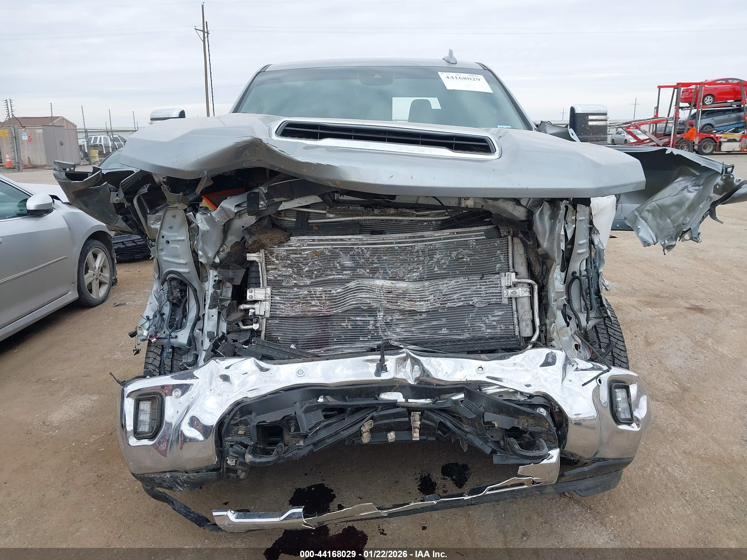 CHEVROLET SILVERADO image 6