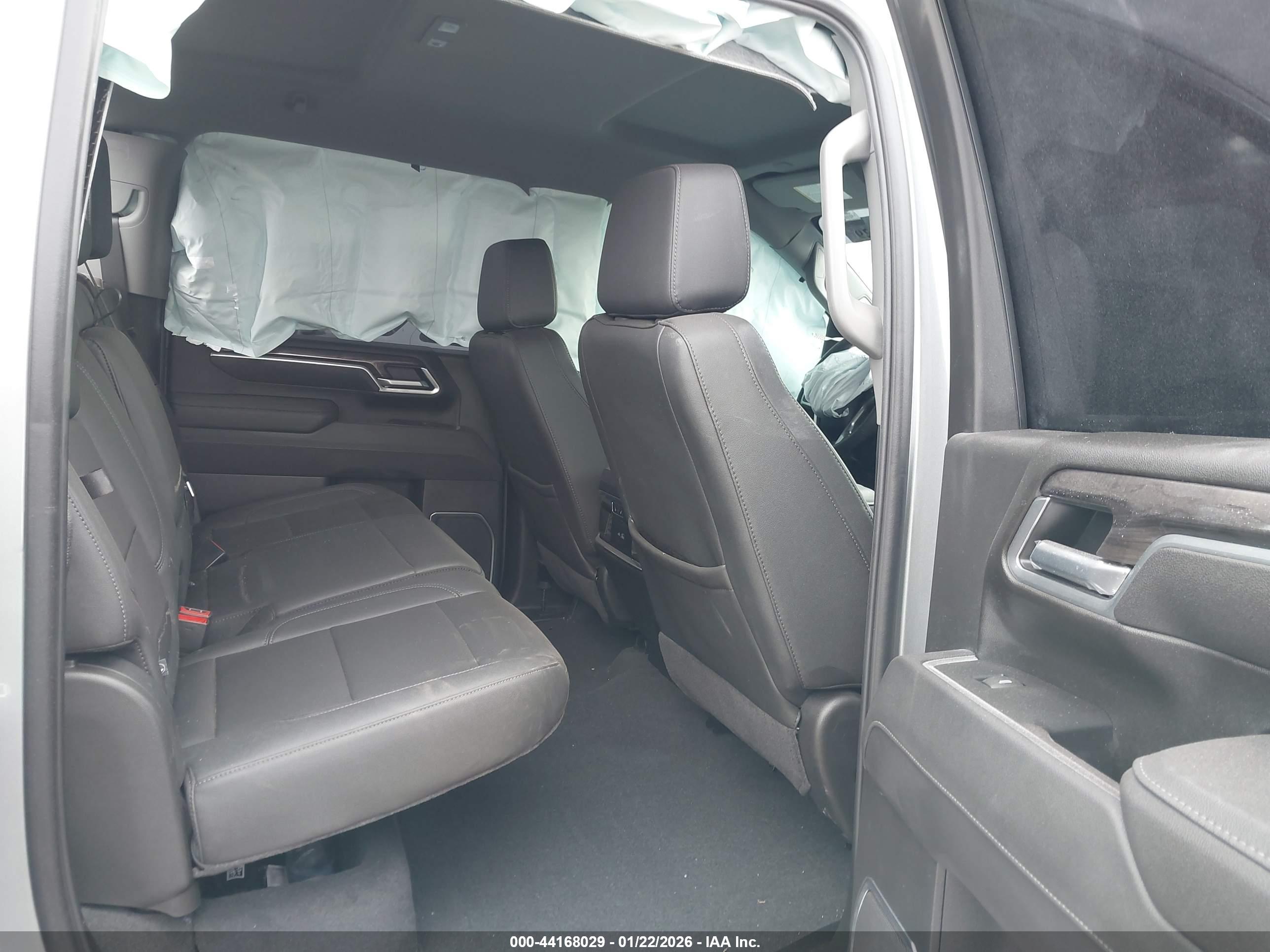 CHEVROLET SILVERADO image 8