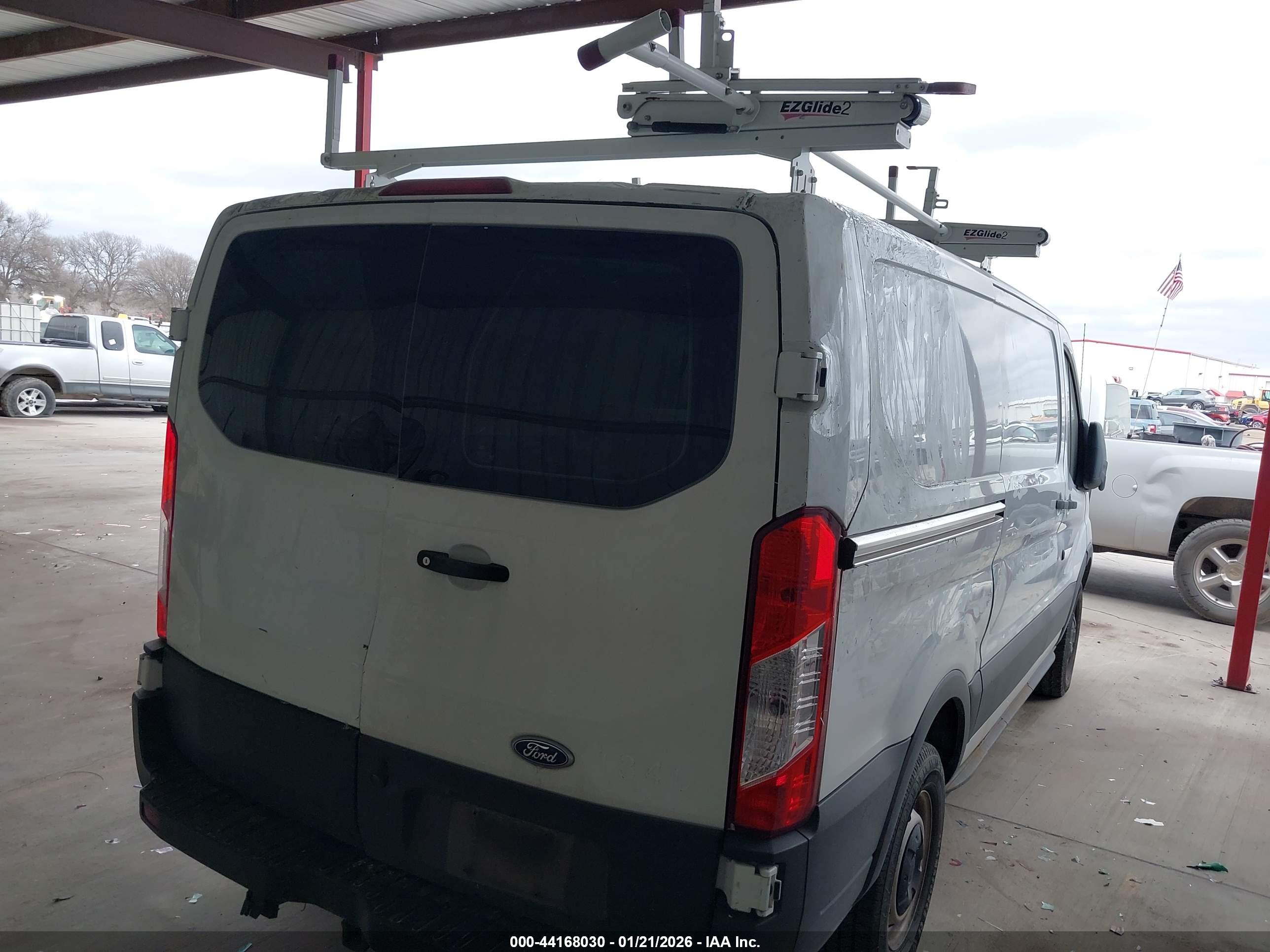 FORD TRANSIT-250 image 4