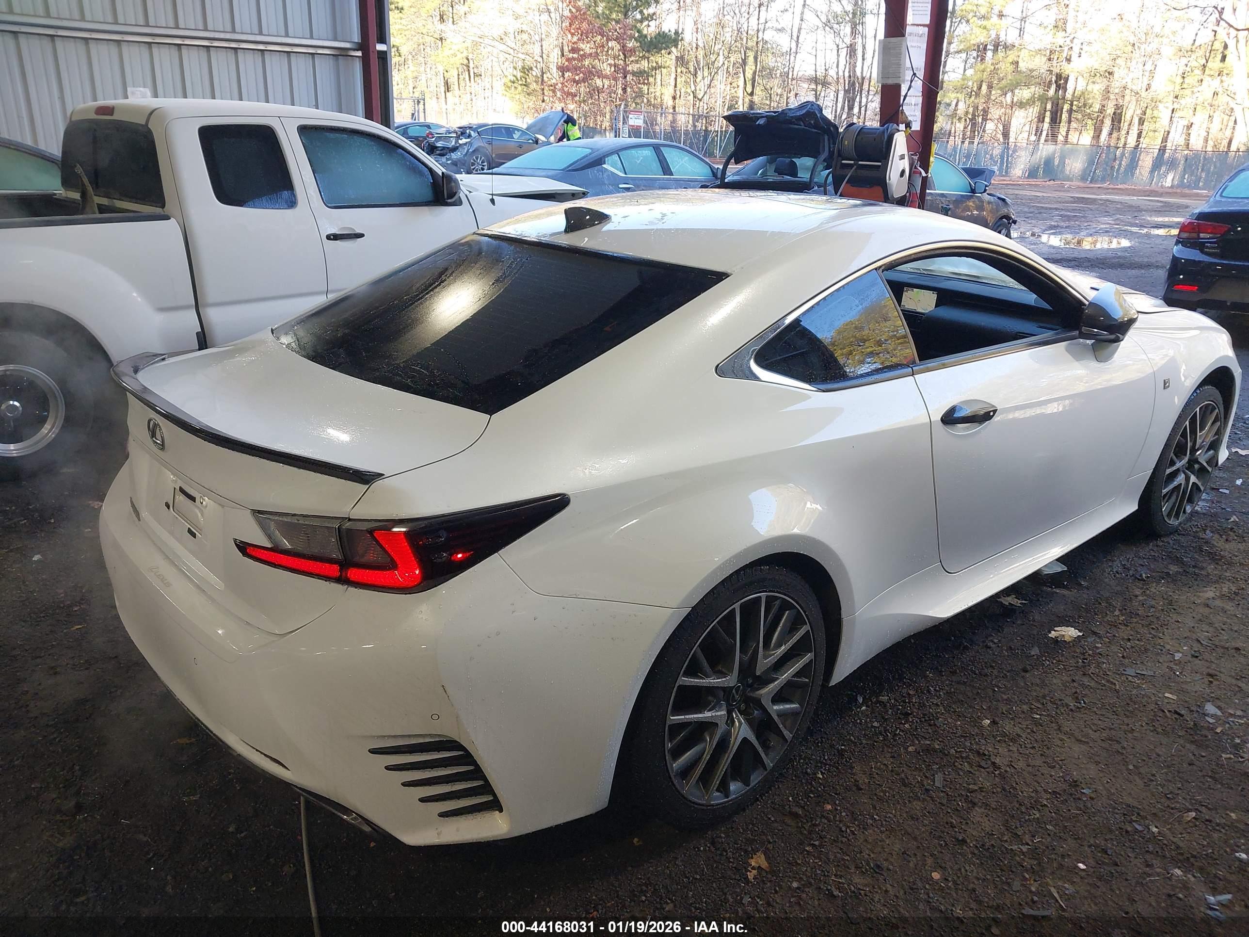 LEXUS RC image 4