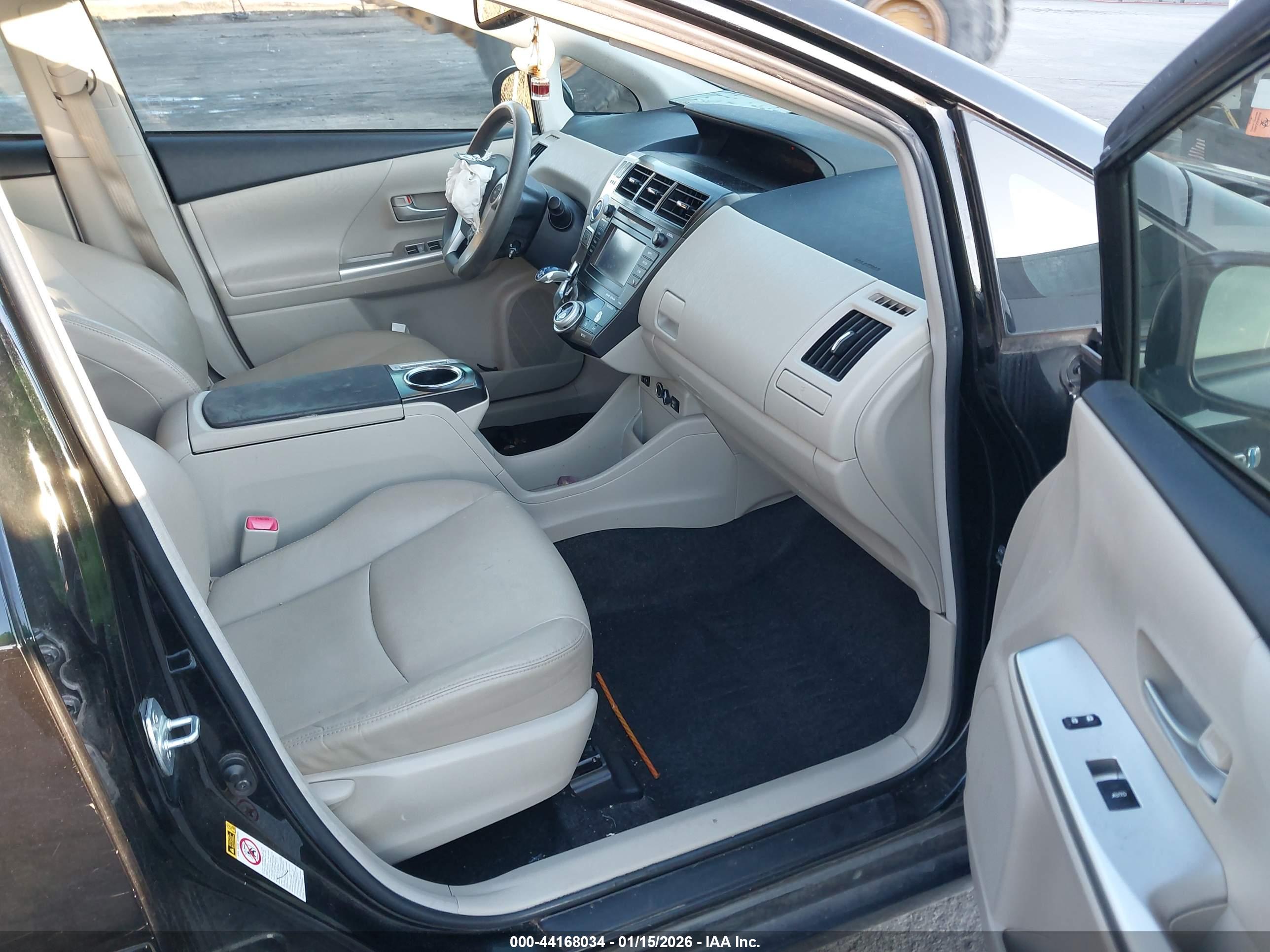 TOYOTA PRIUS image 5