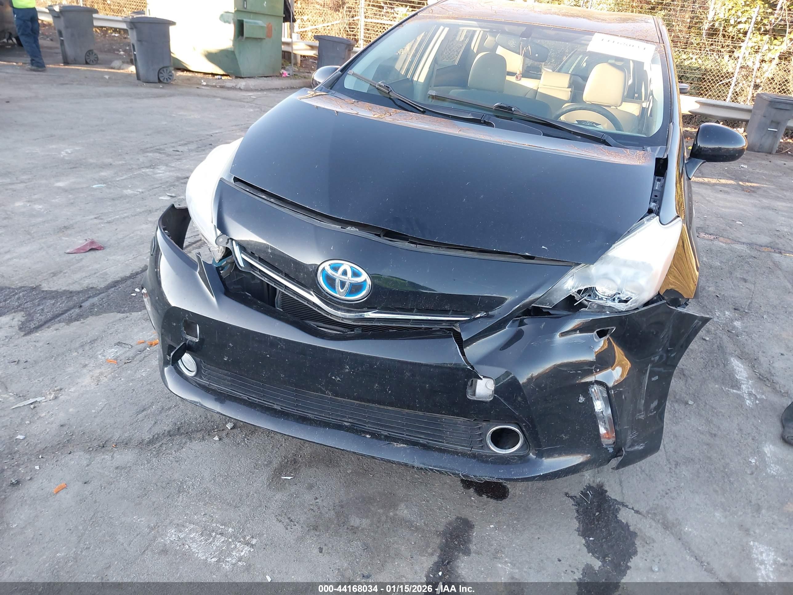 TOYOTA PRIUS image 6