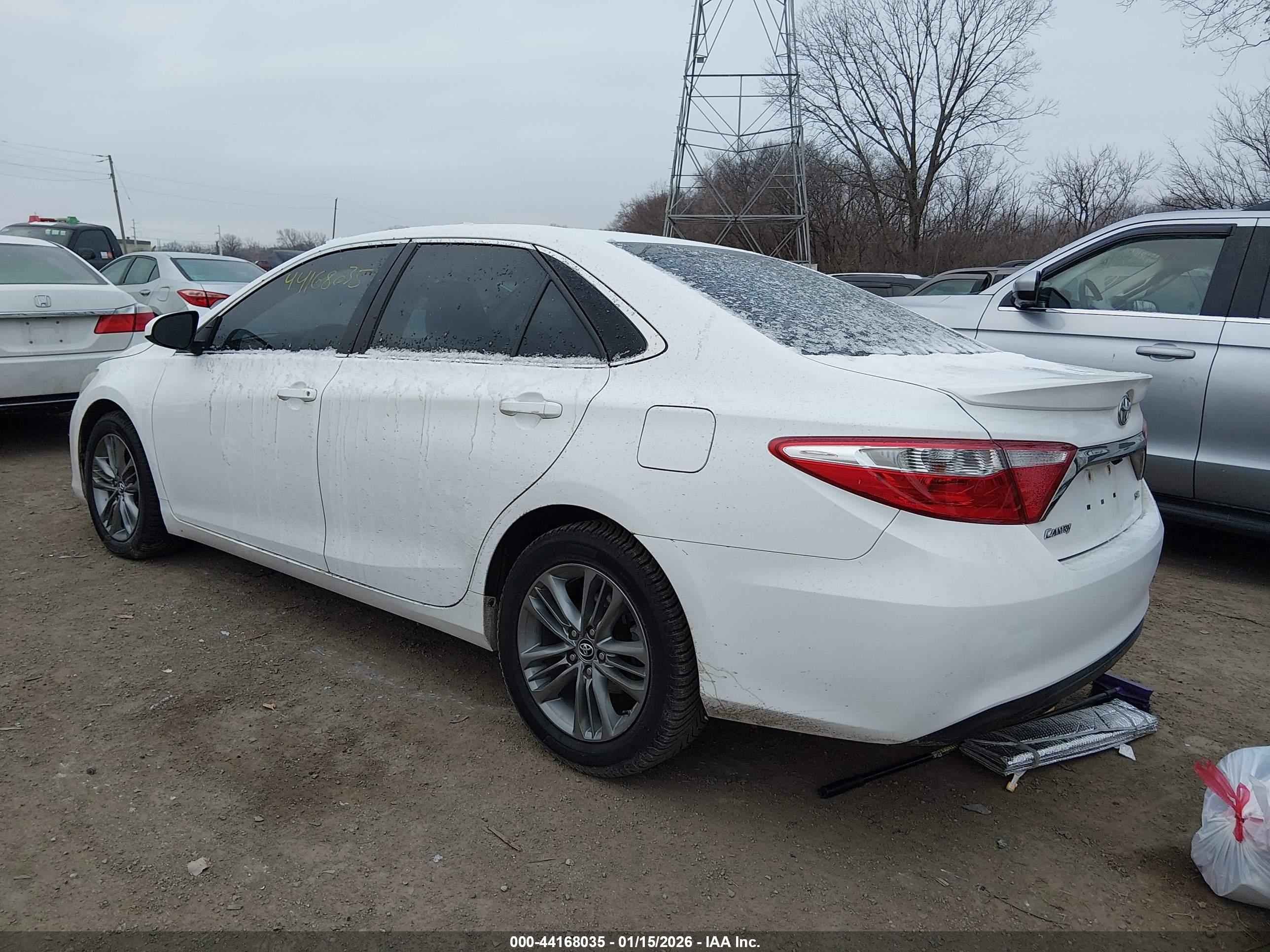 TOYOTA CAMRY image 3