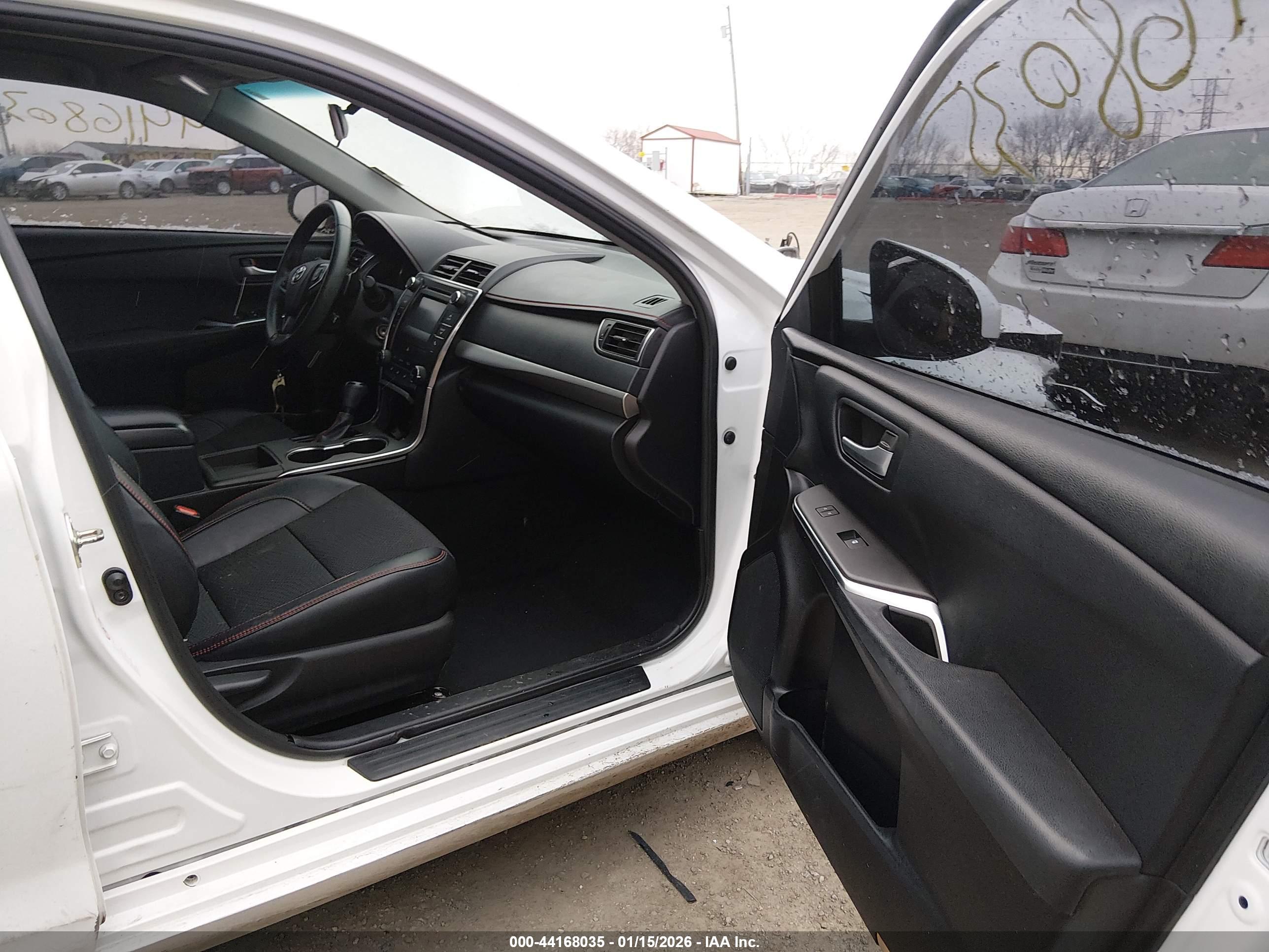 TOYOTA CAMRY image 5