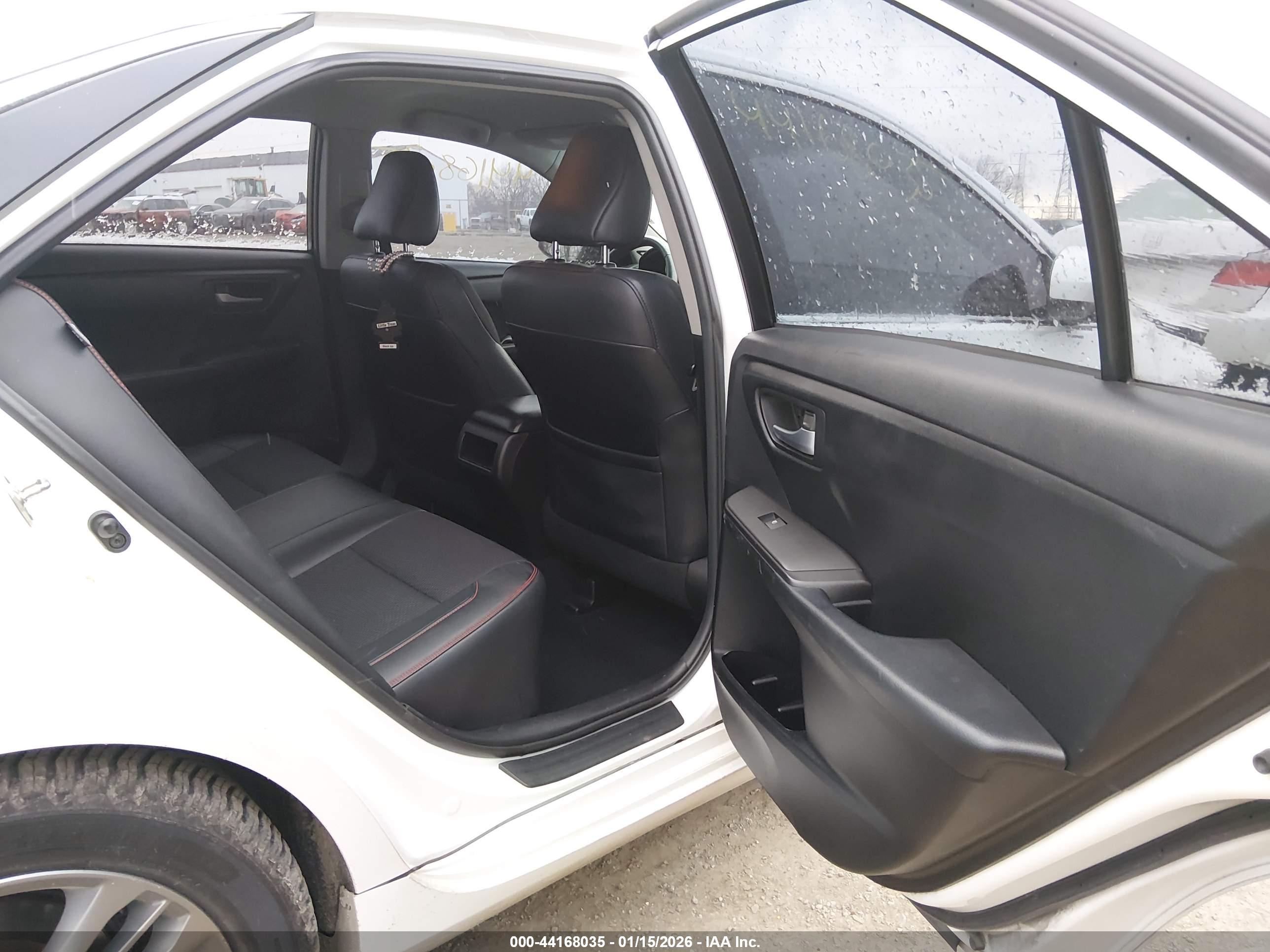 TOYOTA CAMRY image 8