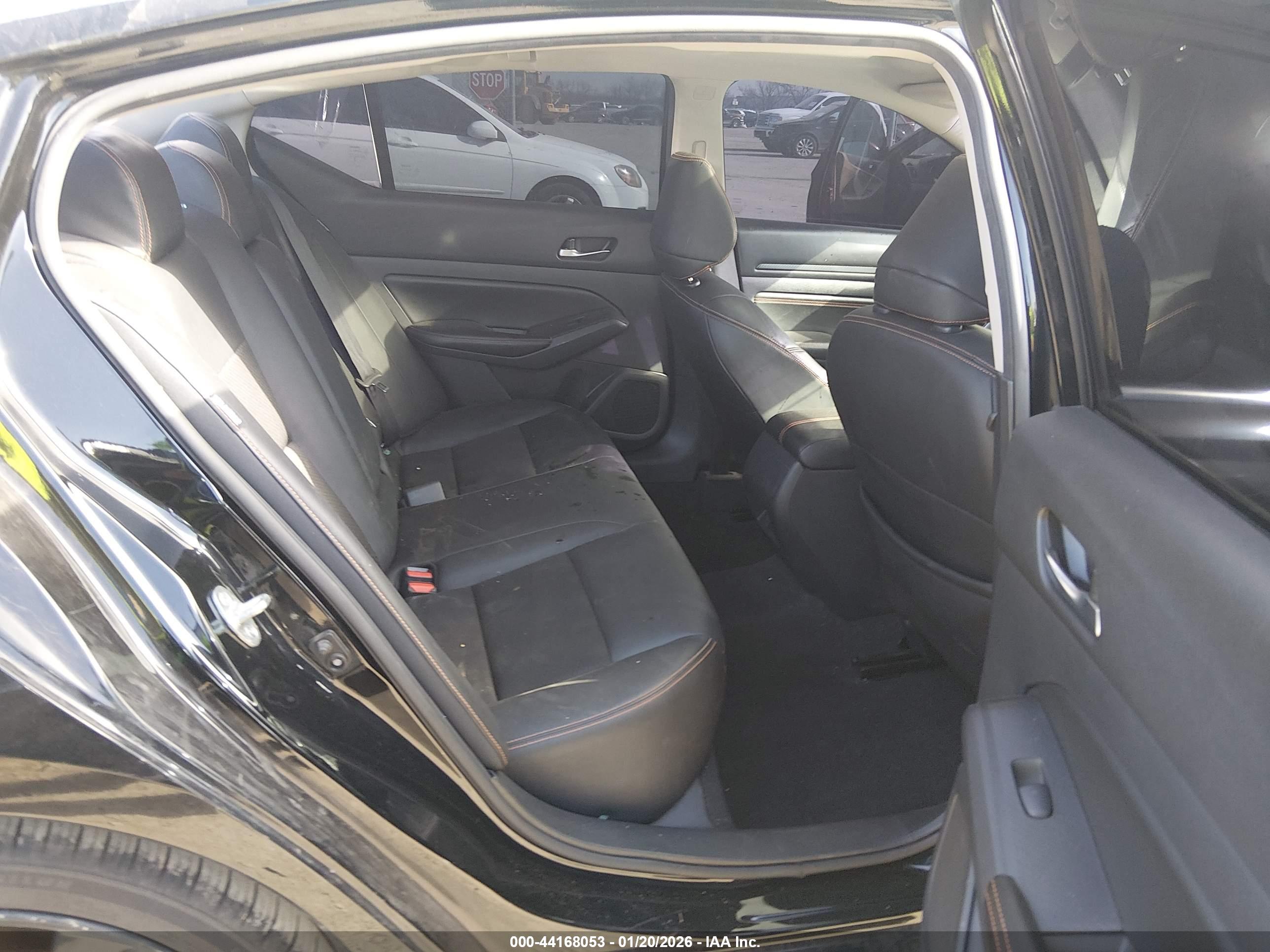 NISSAN ALTIMA image 8