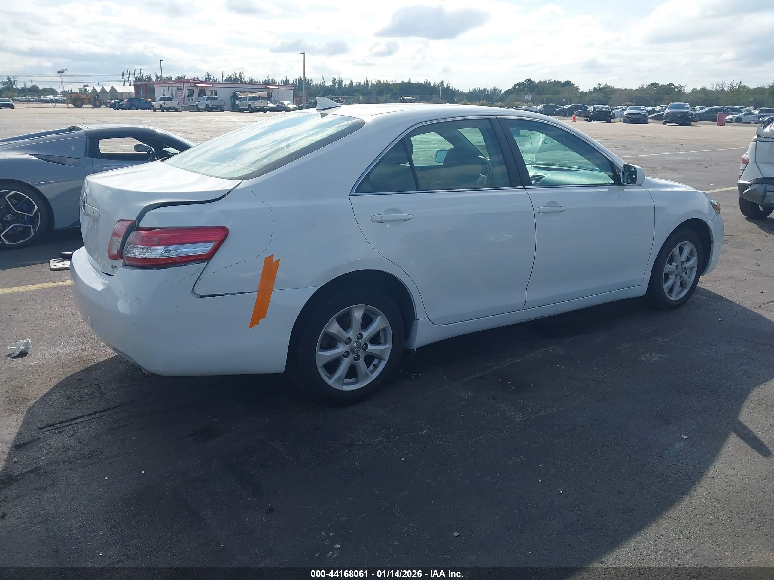 TOYOTA CAMRY image 4