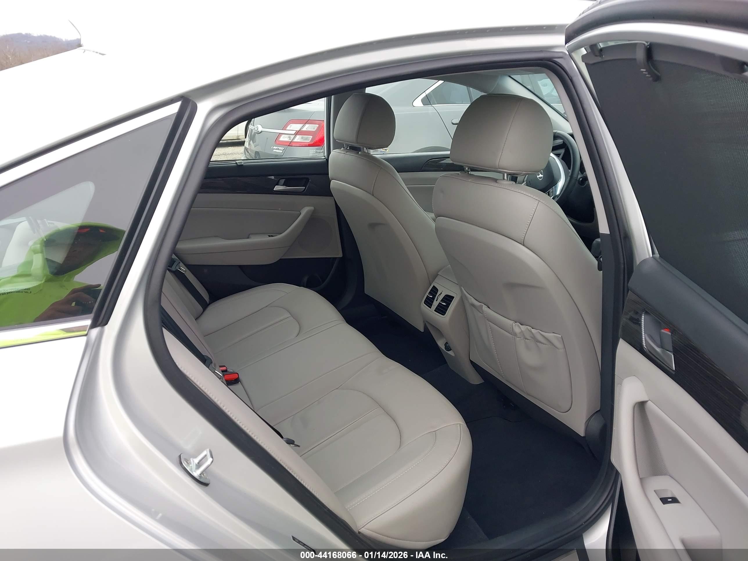 HYUNDAI SONATA image 8