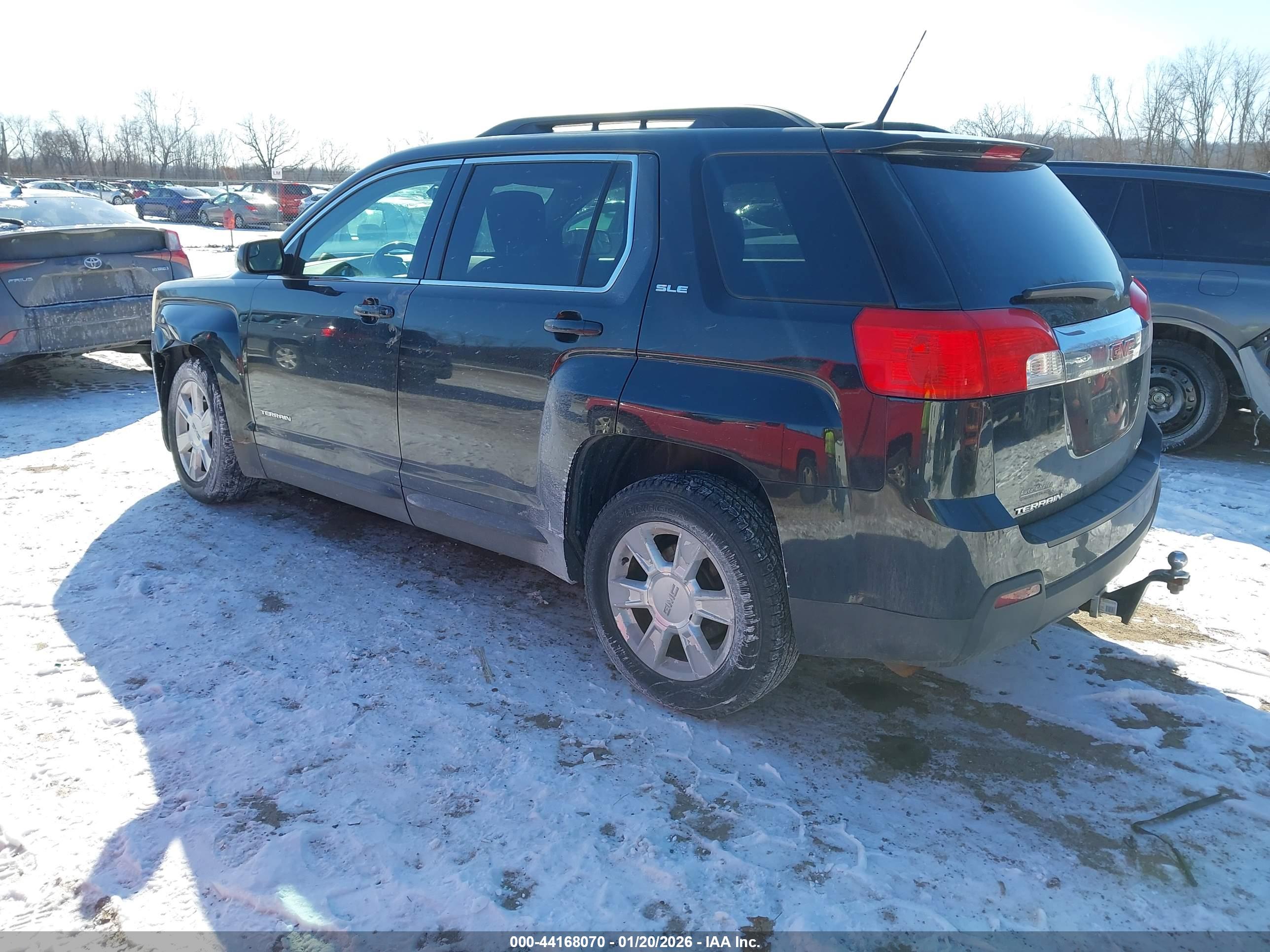 GMC TERRAIN image 3