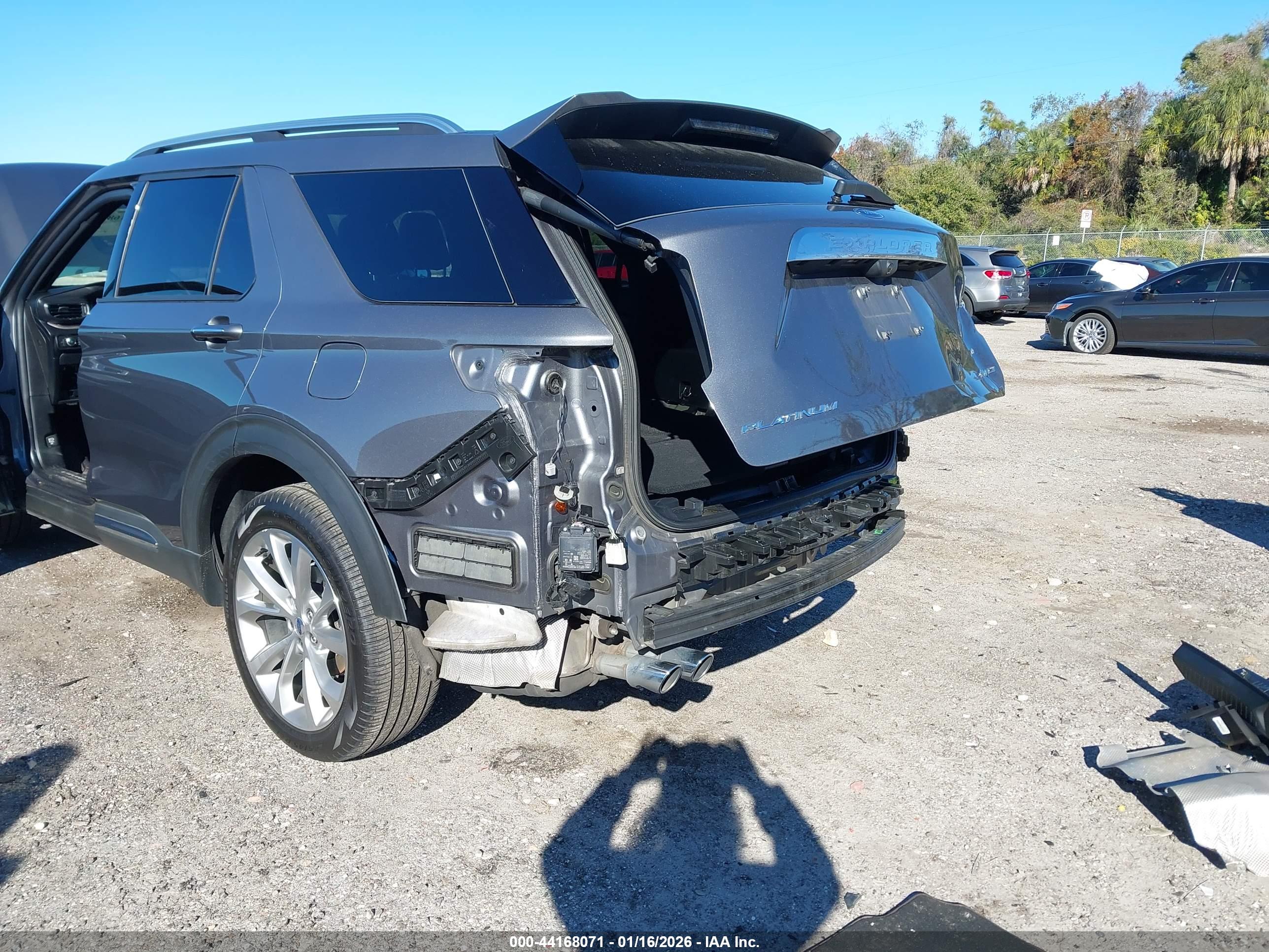 FORD EXPLORER image 6