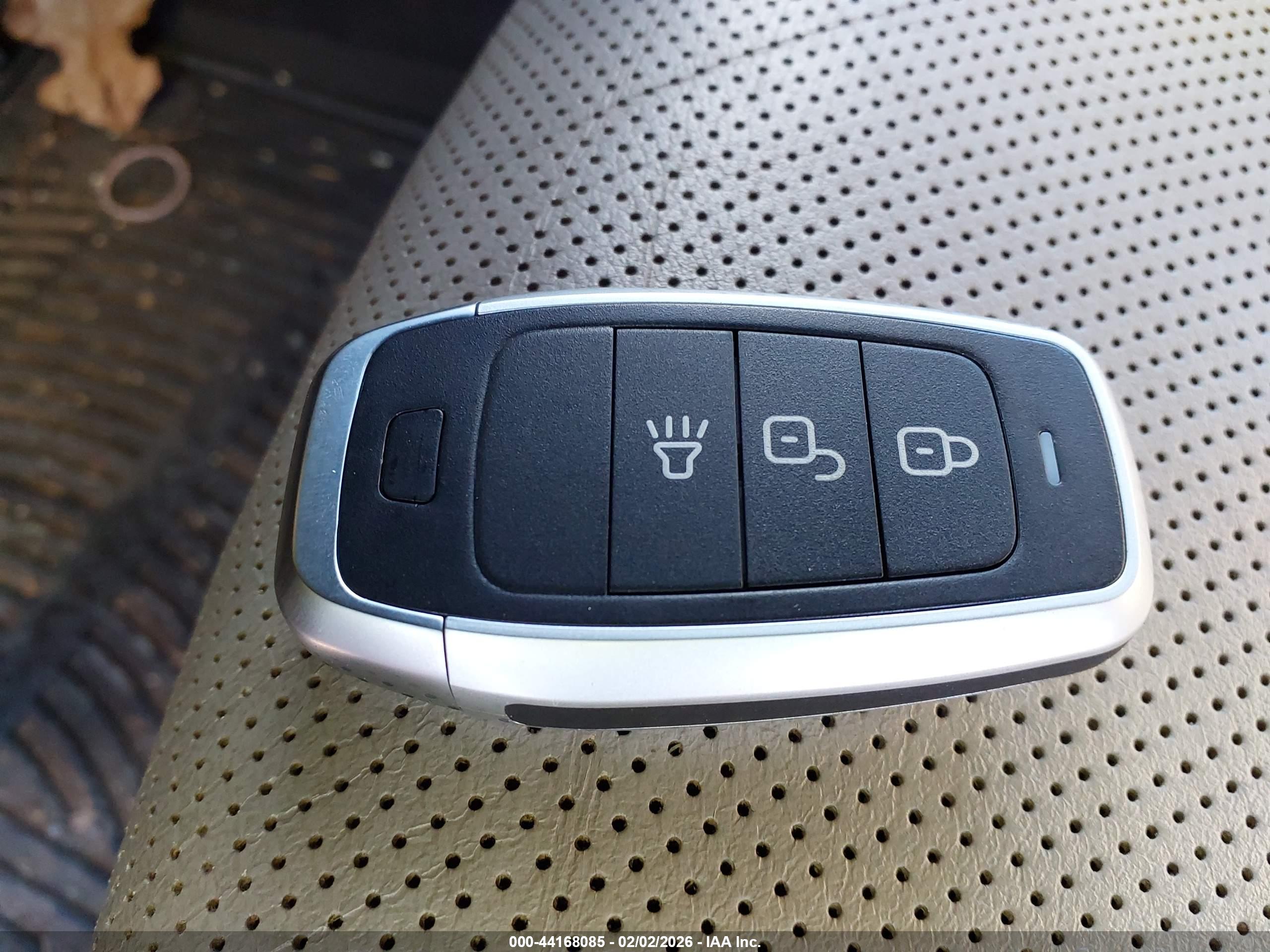 HYUNDAI SANTA image 11