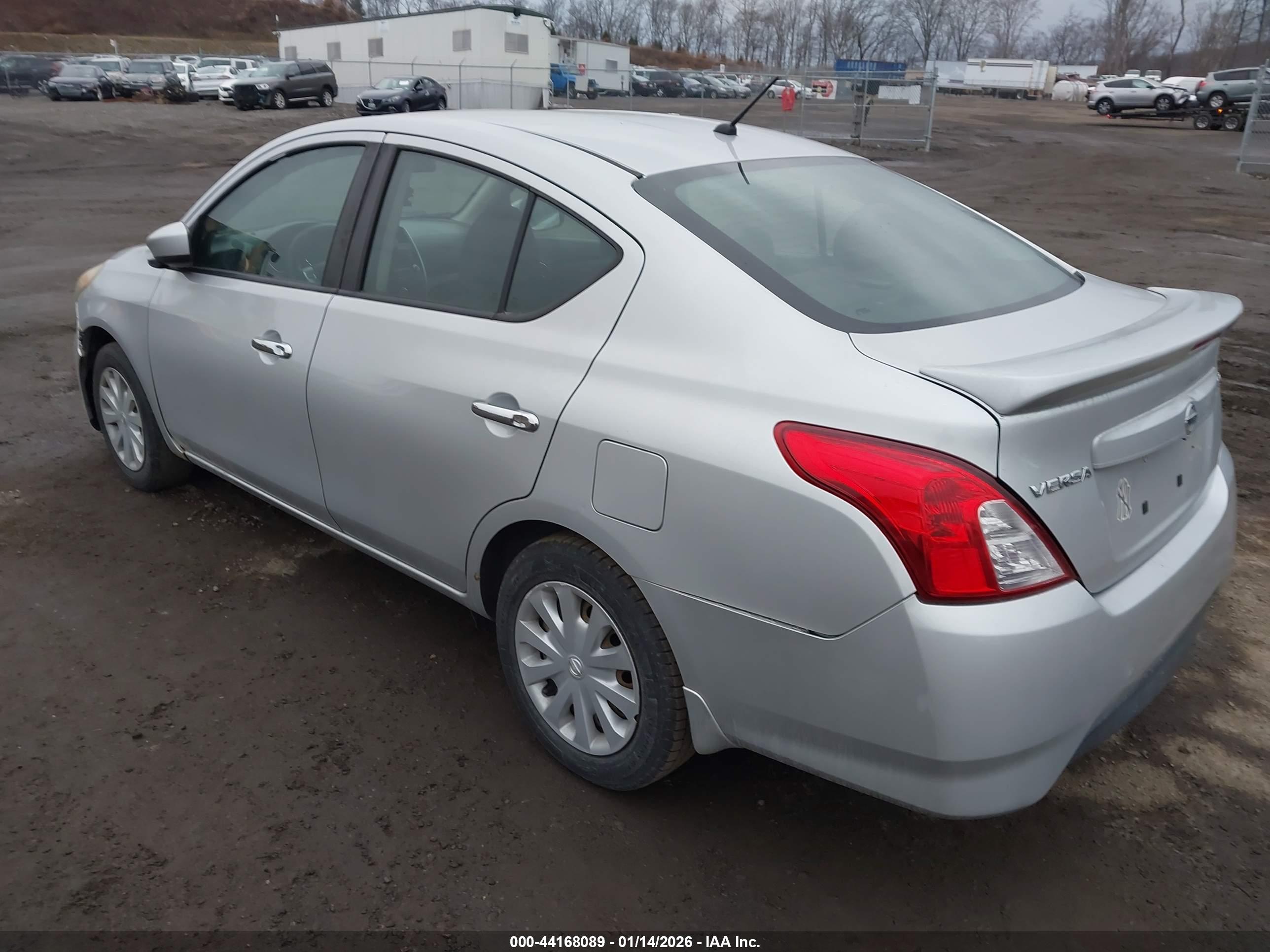 NISSAN VERSA image 3