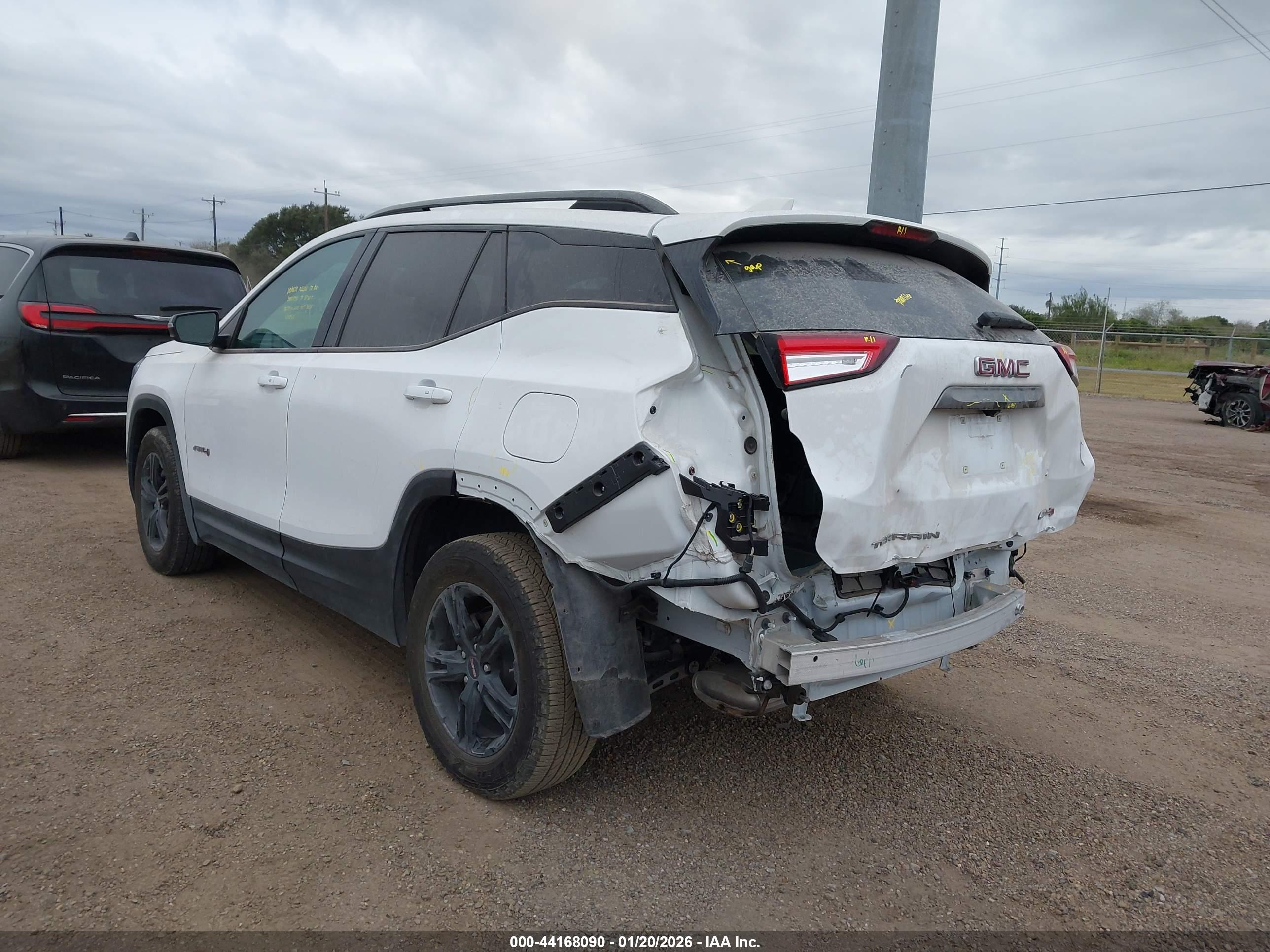 GMC TERRAIN image 3