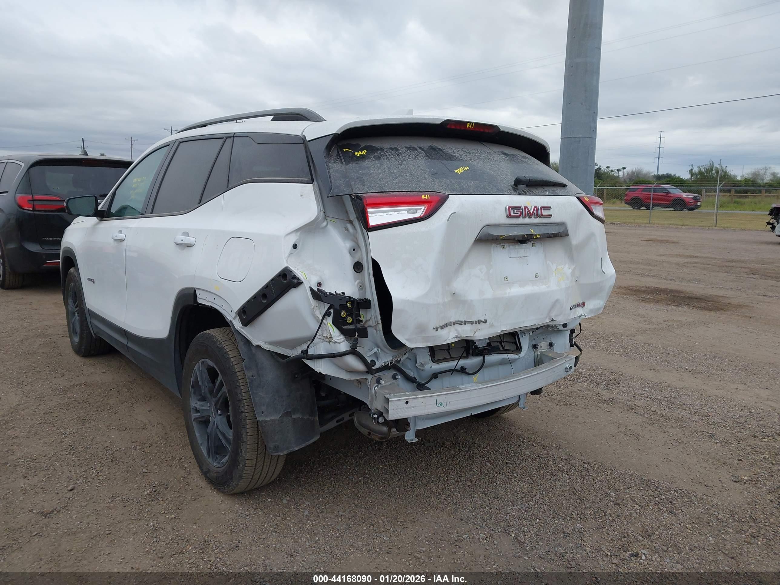 GMC TERRAIN image 6