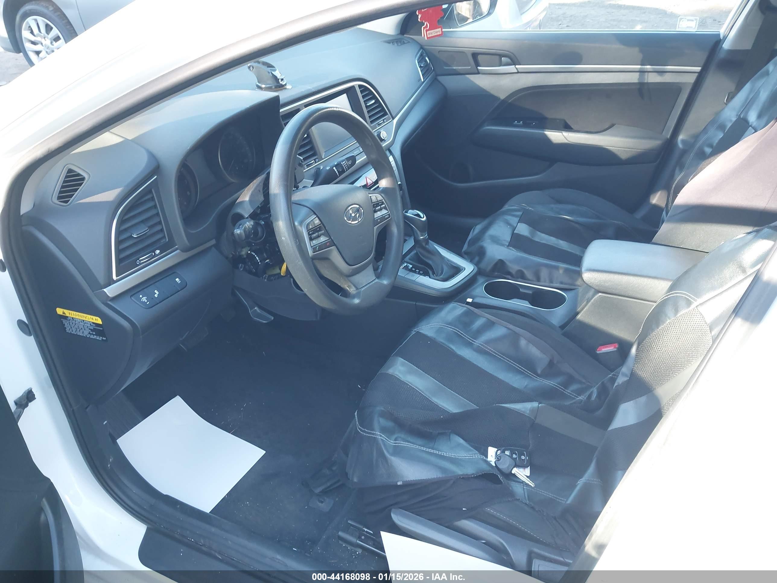 HYUNDAI ELANTRA image 5