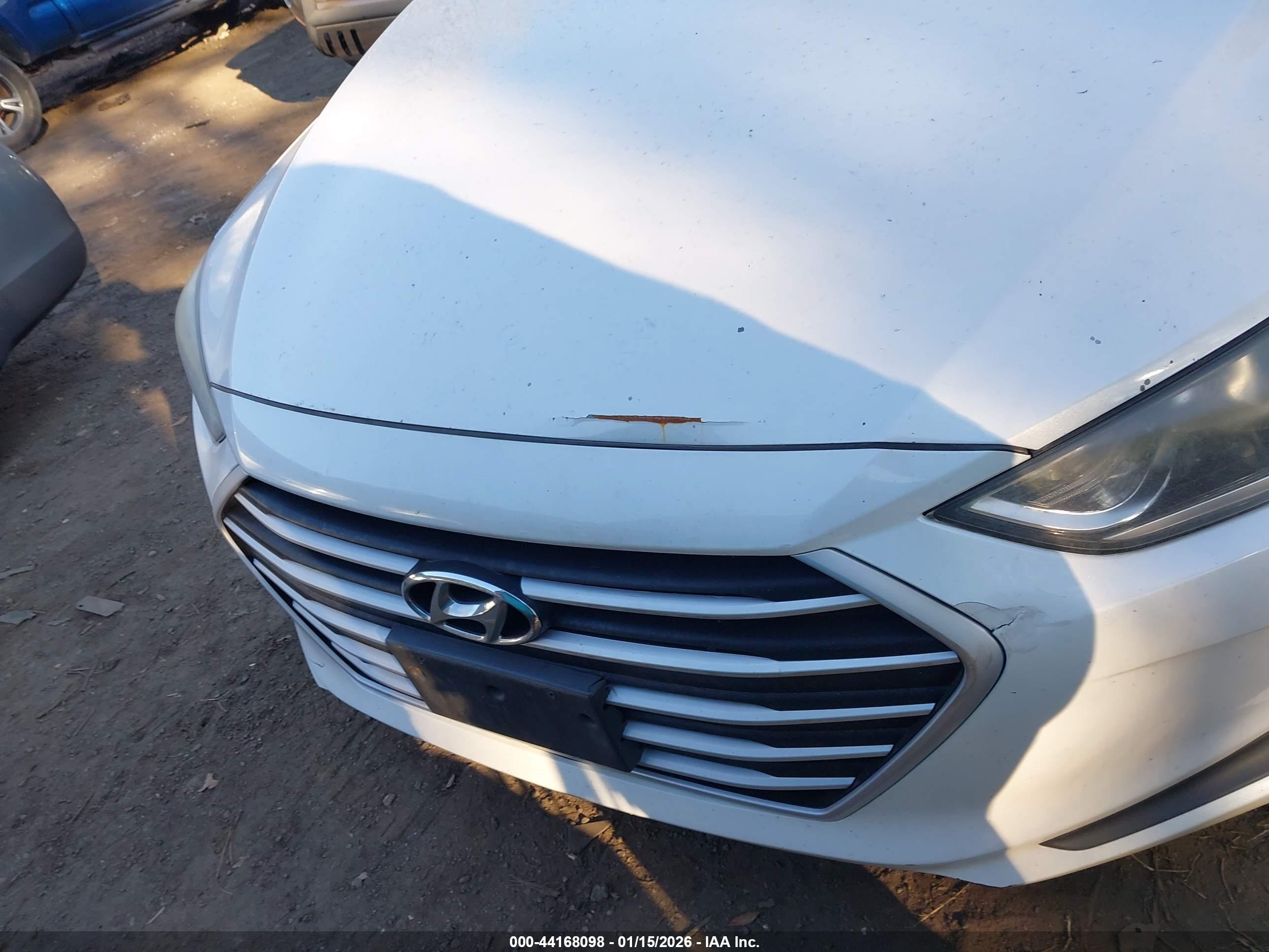 HYUNDAI ELANTRA image 6