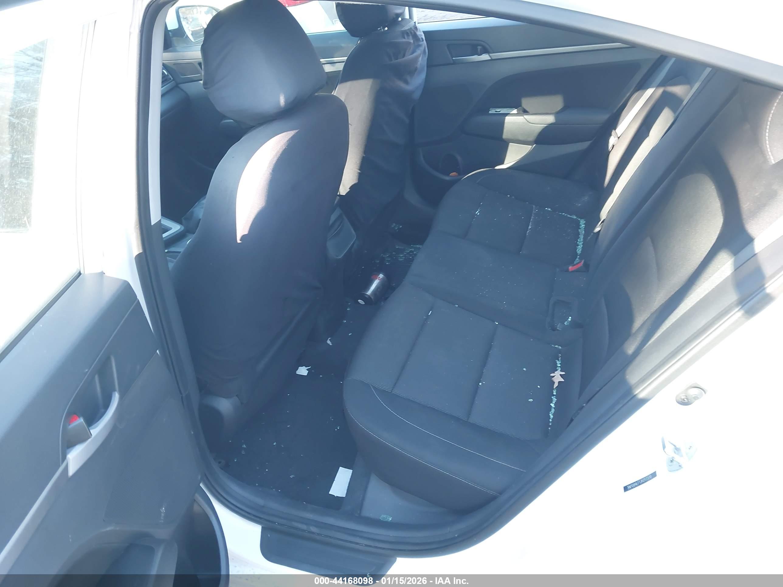 HYUNDAI ELANTRA image 8