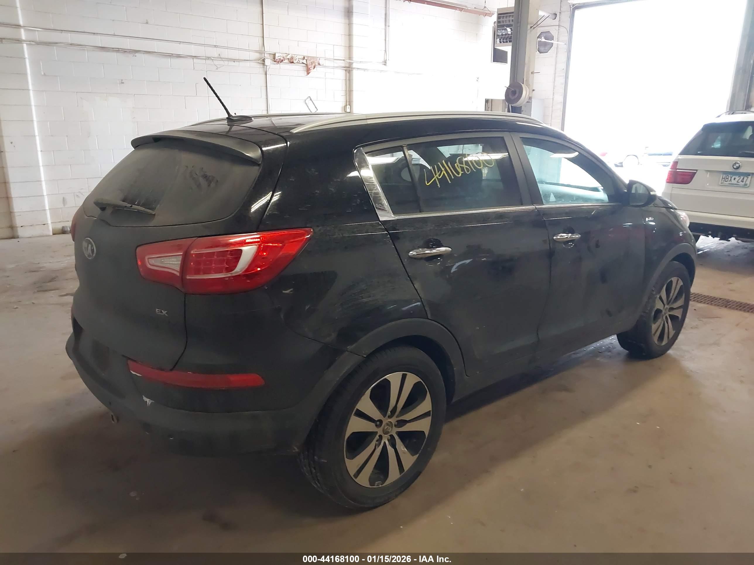 KIA SPORTAGE image 4