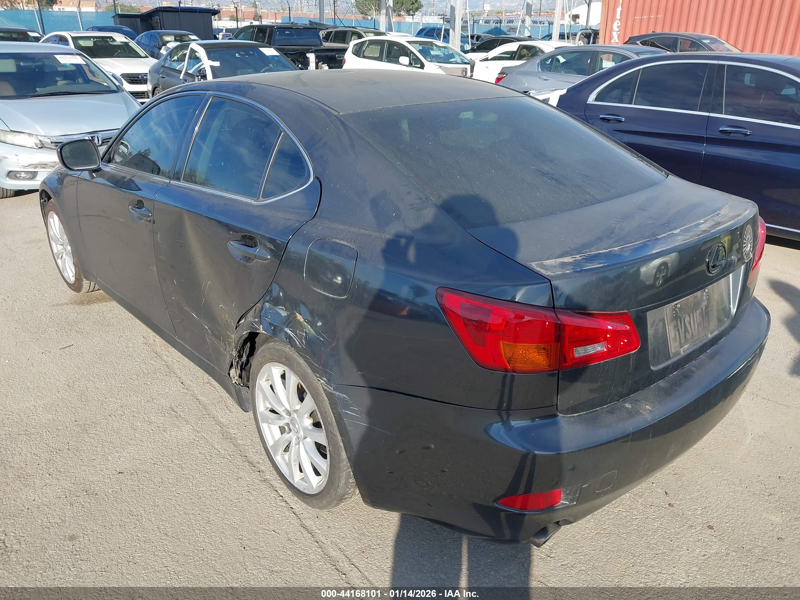 LEXUS IS image 3